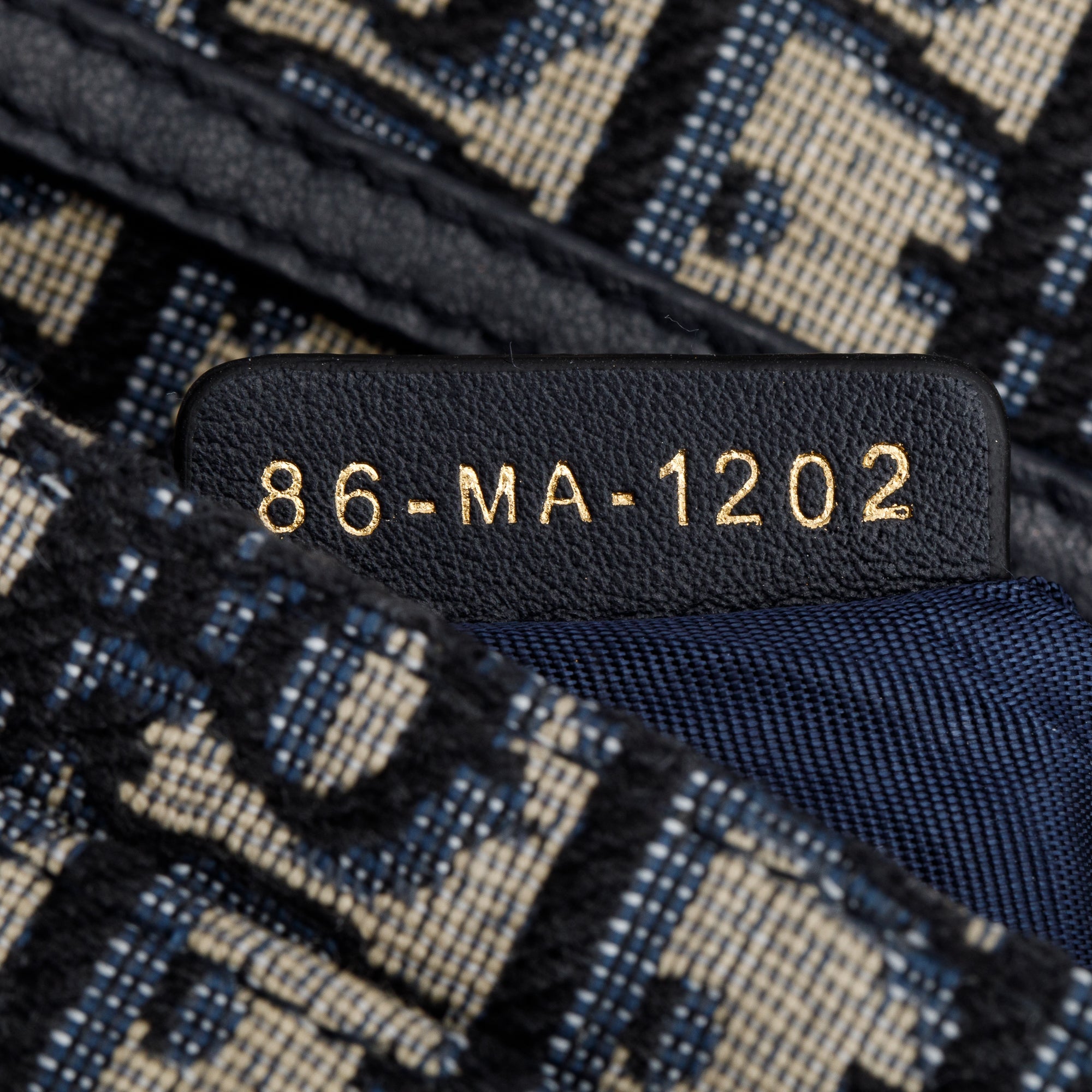 Christian Dior 2022 Navy Oblique 30 Montaigne 2-In-1 Pouch Bag