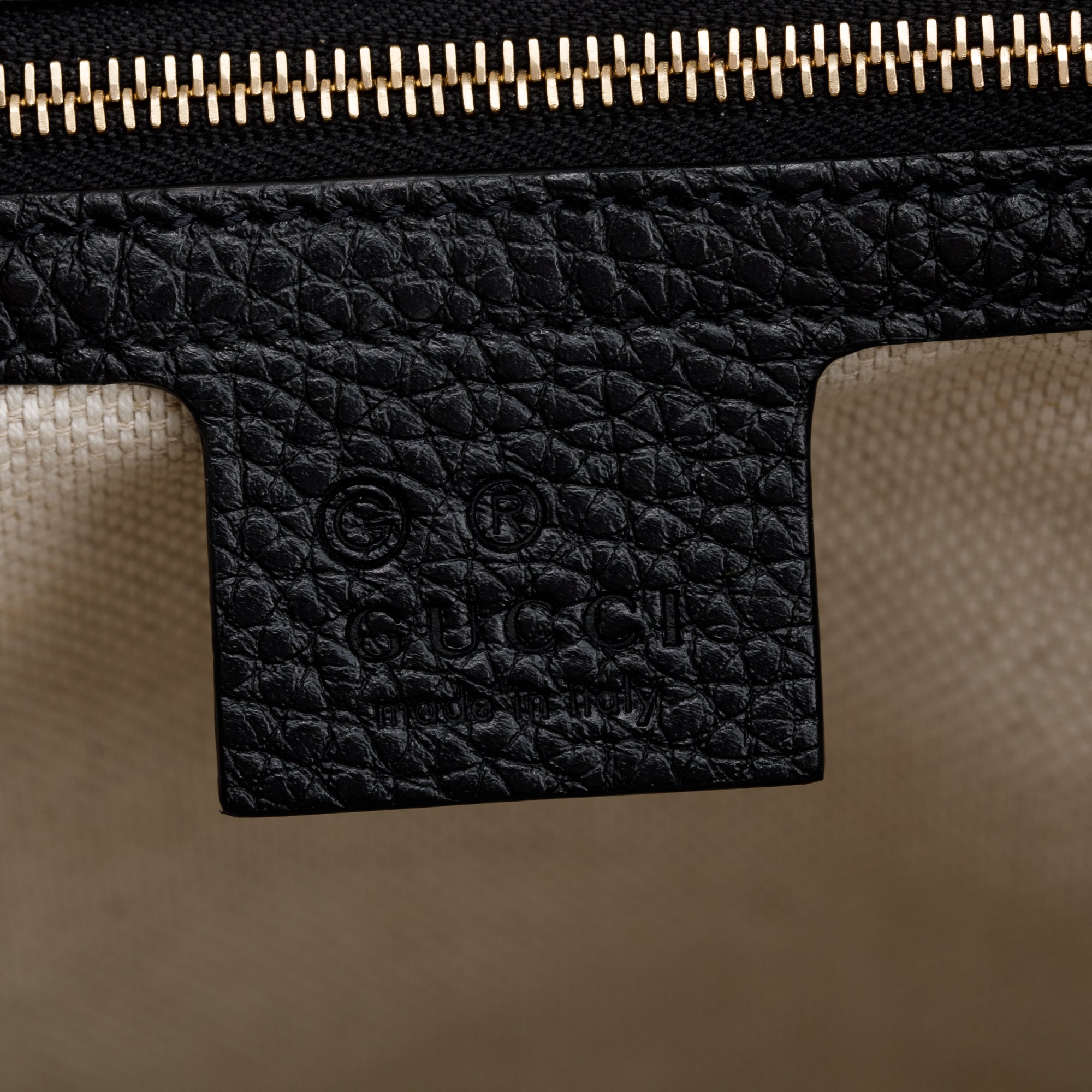 Gucci Black Pebbled Calfksin Leather Medium Soho Chain Tote