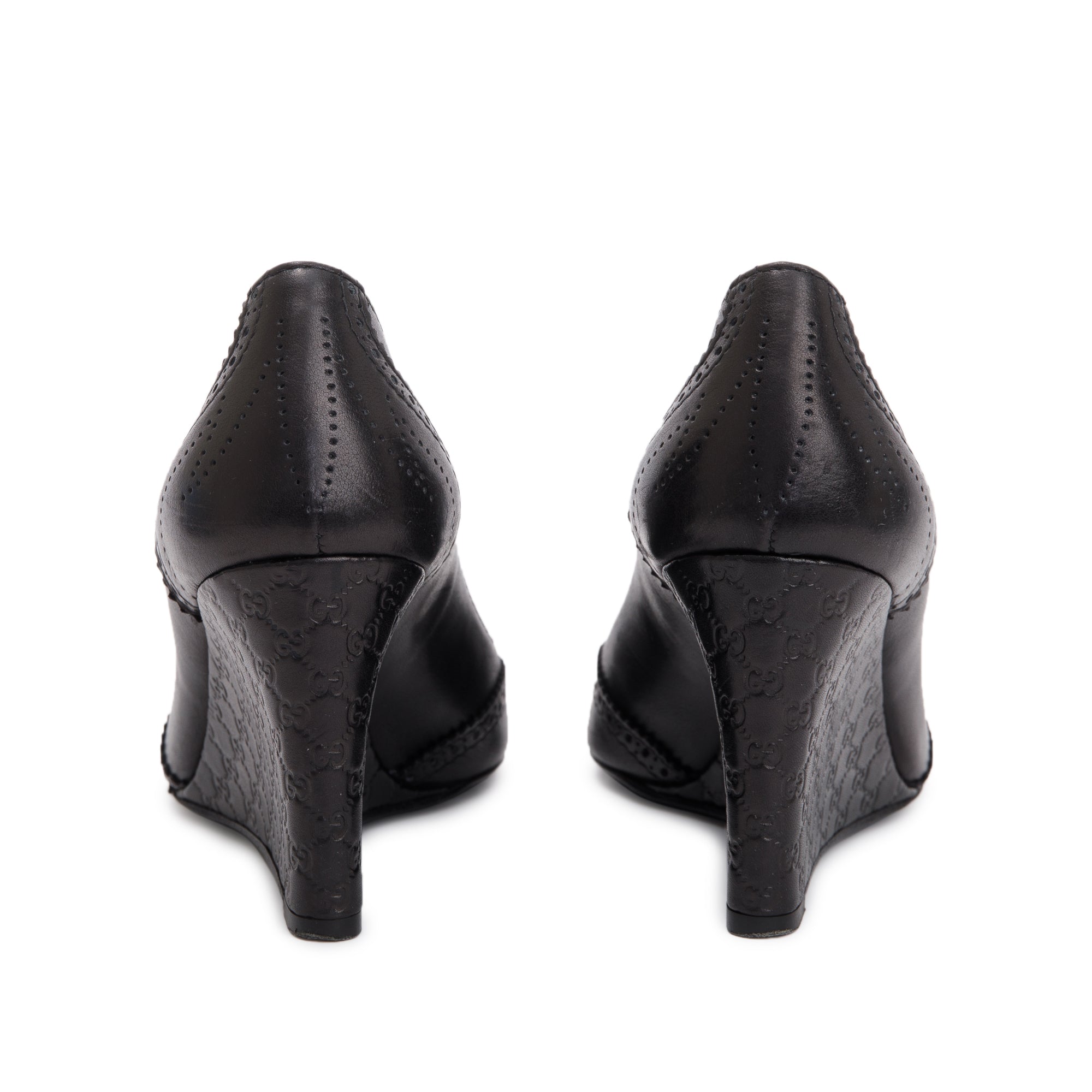 Gucci Black Signature Leather Pumps, Size 37