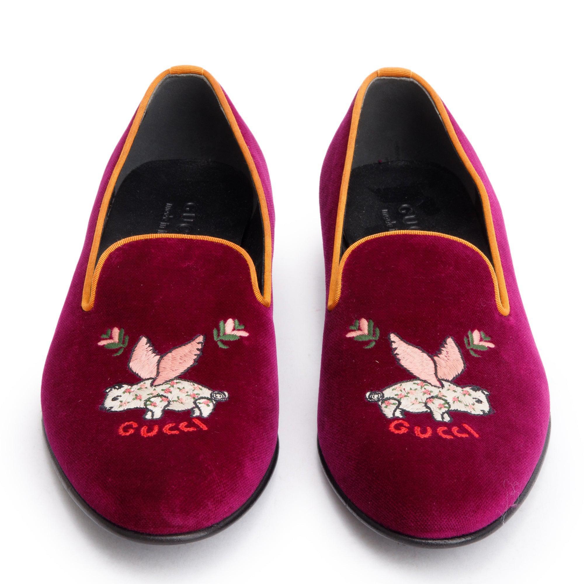 Gucci Burgundy Velvet Flying Pig Embroidered Accent Mens Loafers, Size 7