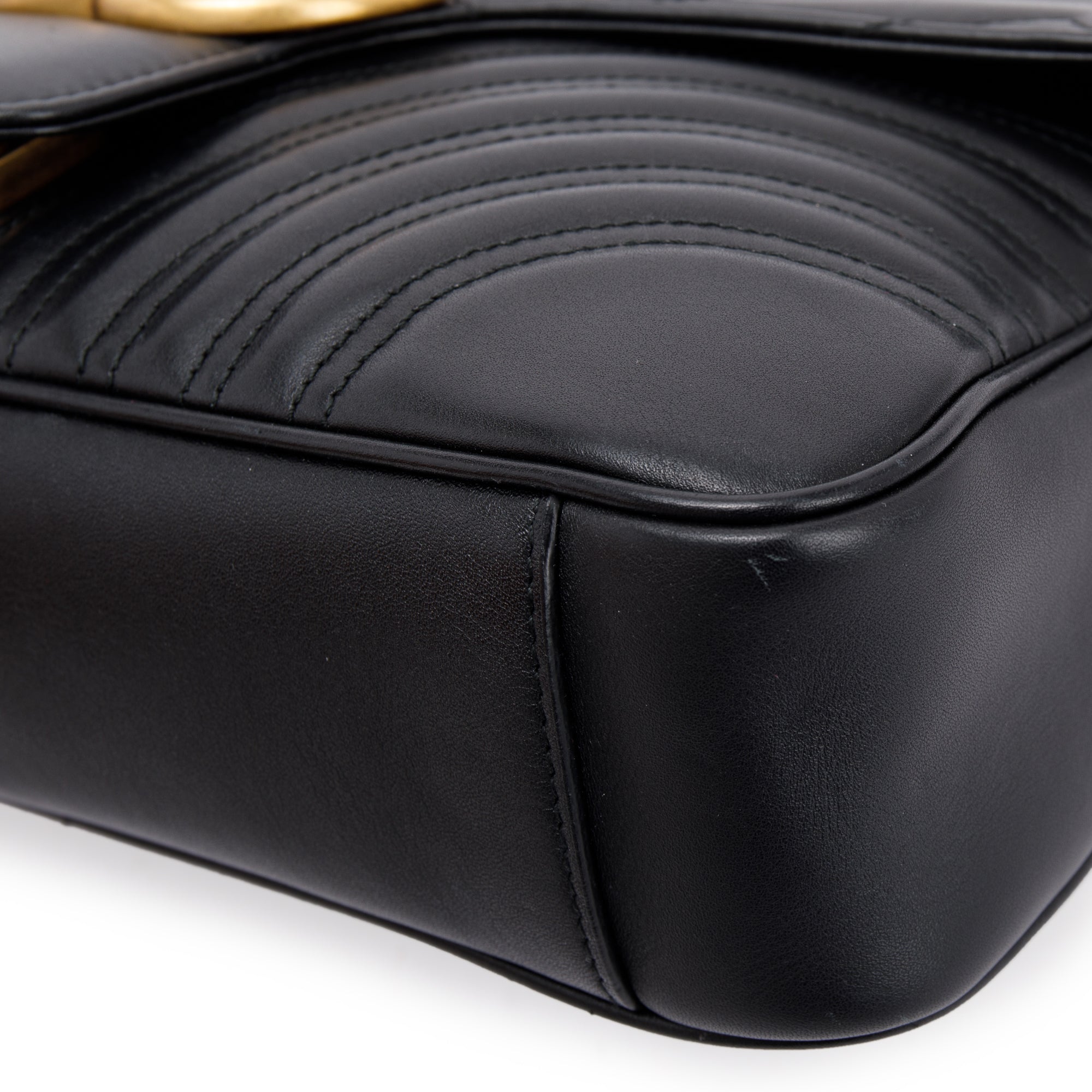 Gucci GG Marmont Matelasse Medium Shoulder Bag