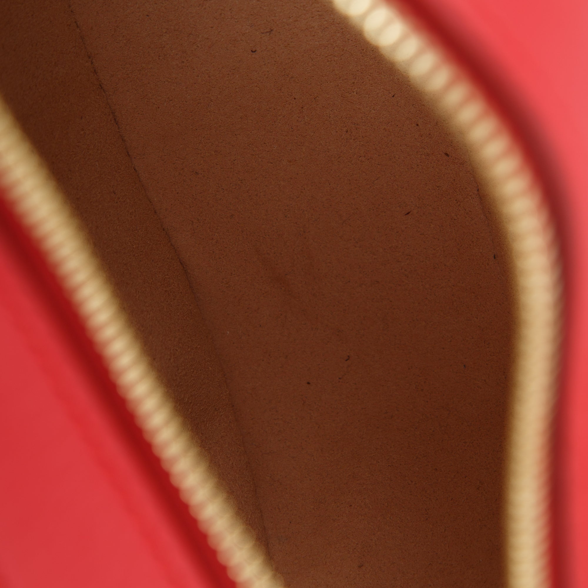 Gucci GG Supreme Blooms Mini Chain Crossbody Bag