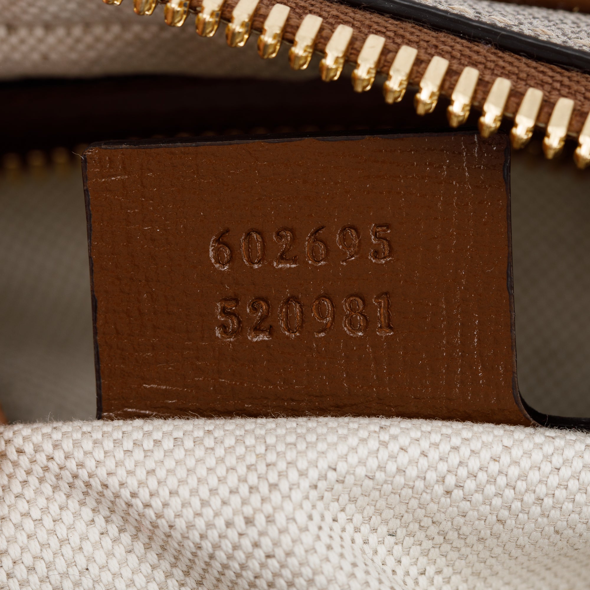 Gucci GG Supreme Fake/Not Belt Bag w/ Box