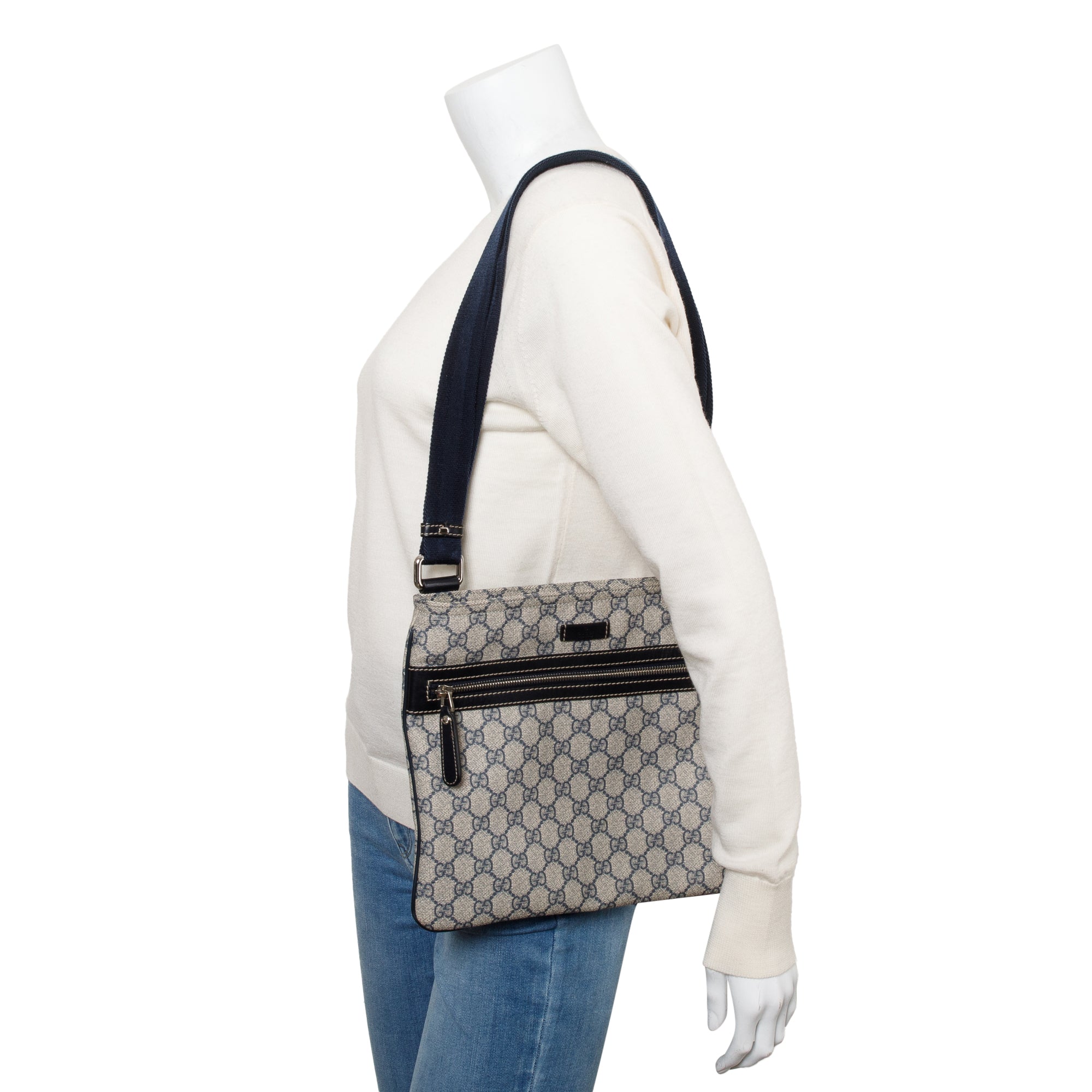 Gucci GG Supreme Navy Trim Front Zip Flat Messenger Bag
