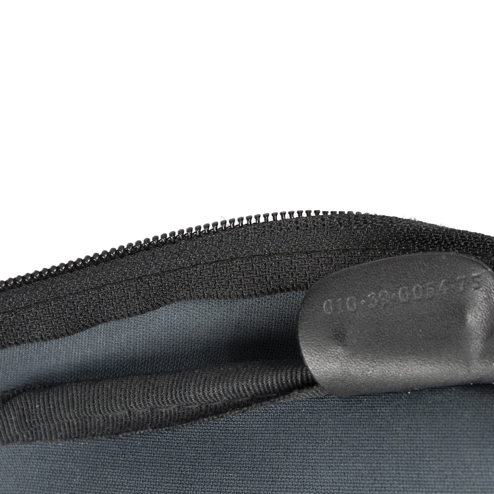 Gucci GG Supreme Suitcase 75