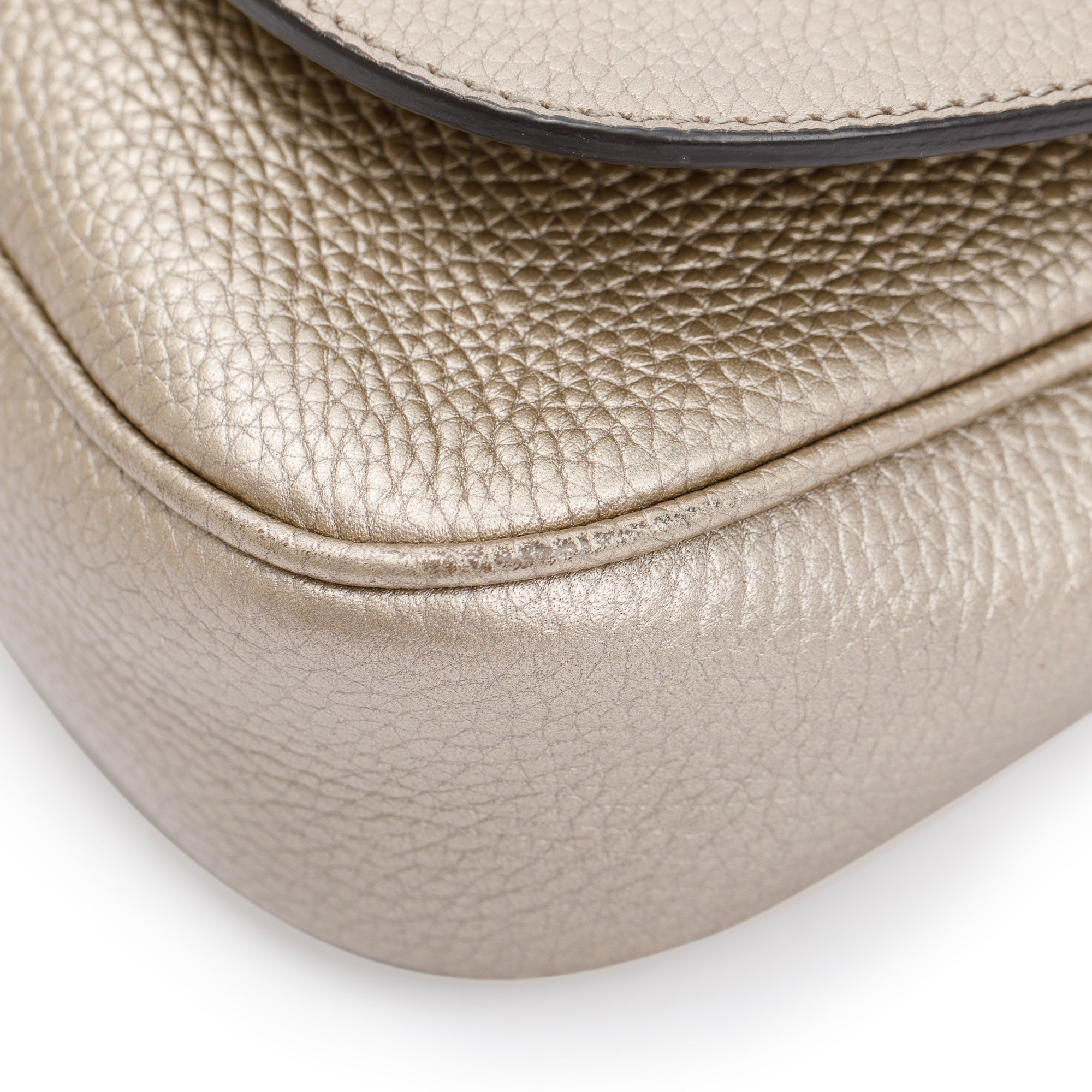 Gucci Metallic Grained Calfskin Leather Medium Soho Chain Crossbody Bag