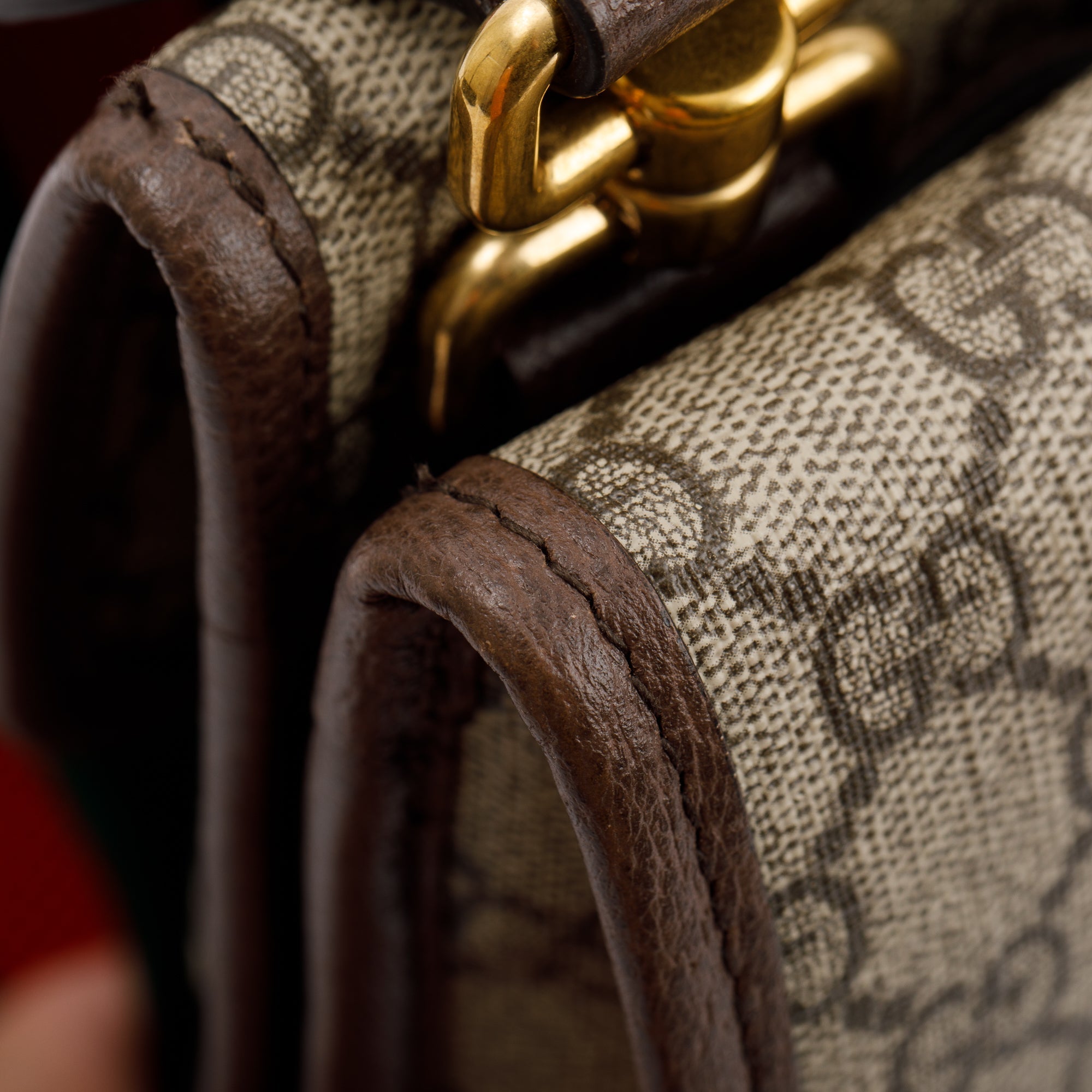 Gucci Neo Vintage GG Supreme Small Messenger Bag