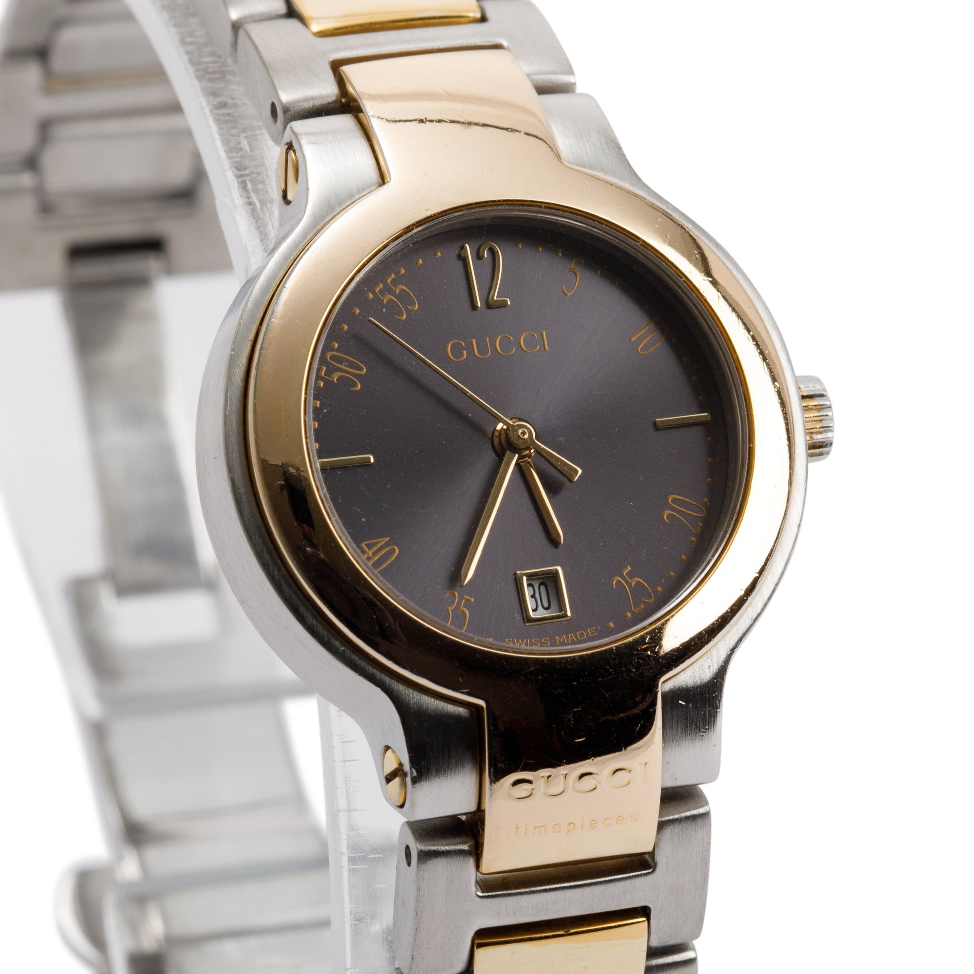 Gucci Two-Tone 8900 Series 26 MM Watch