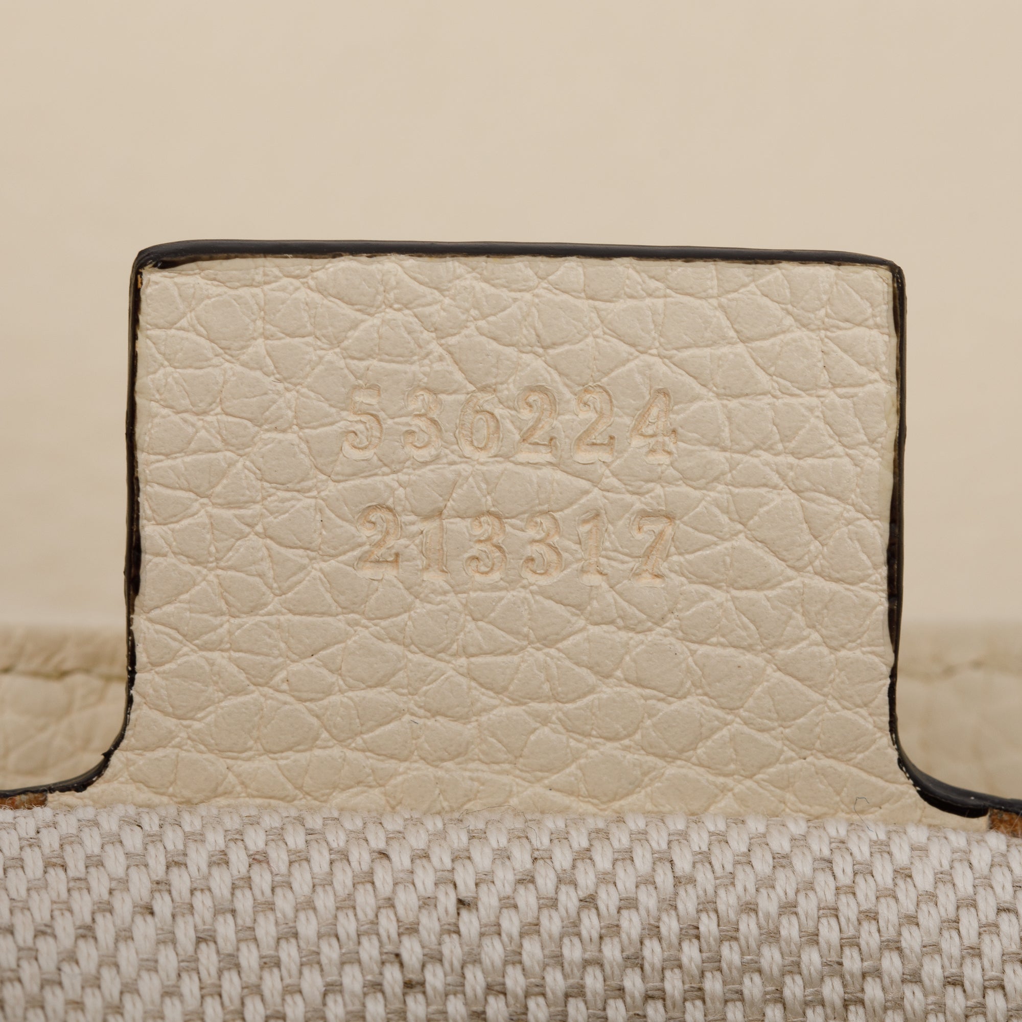 Gucci White Grained Calfskin Leather Medium Soho Chain Crossbody Bag w/ Box