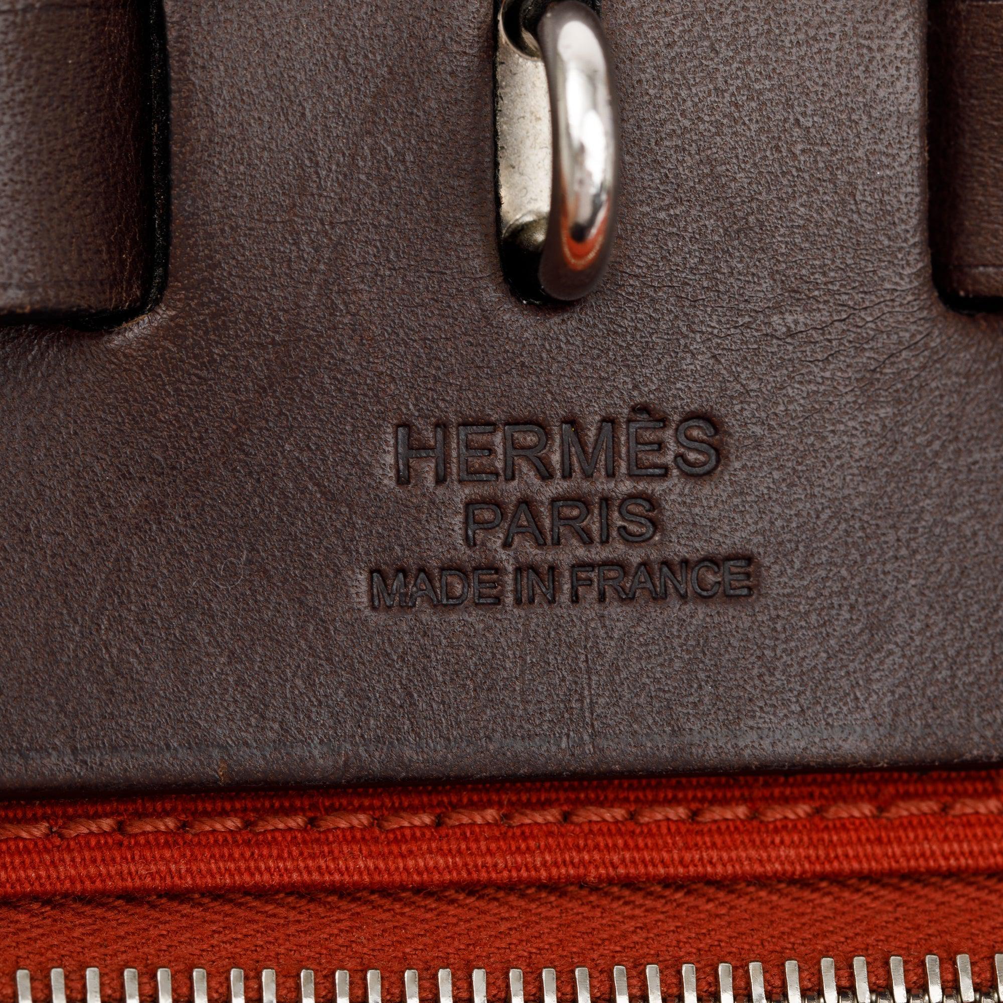 Hermes Beton Rouge Toile Militaire Vache Hunter Herbag Zip 31 w/ Pouch