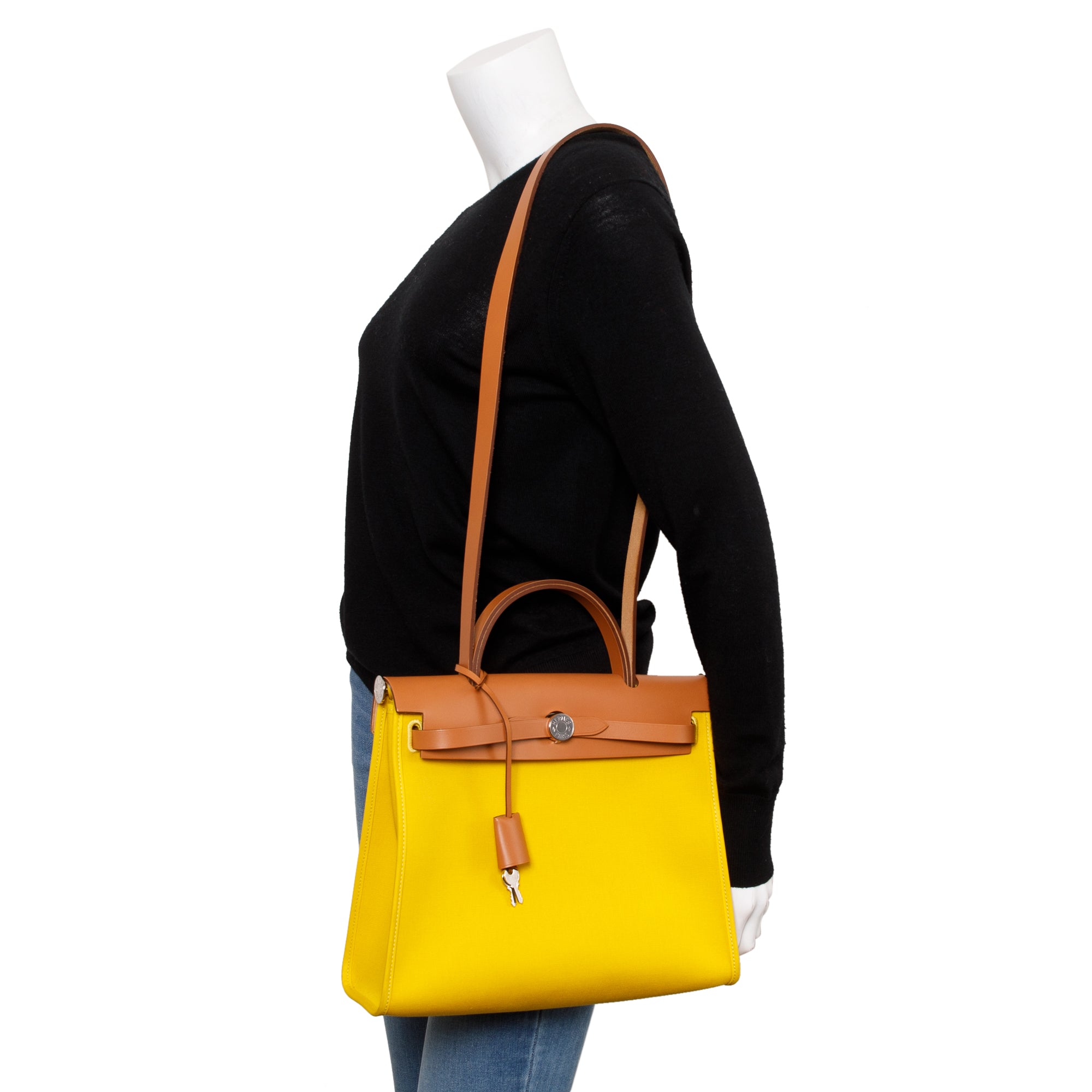 Hermes Jaune De Naples Naturel Toile Militaire Vache Hunter Herbag Zip 31 w/ Pouch & Receipt