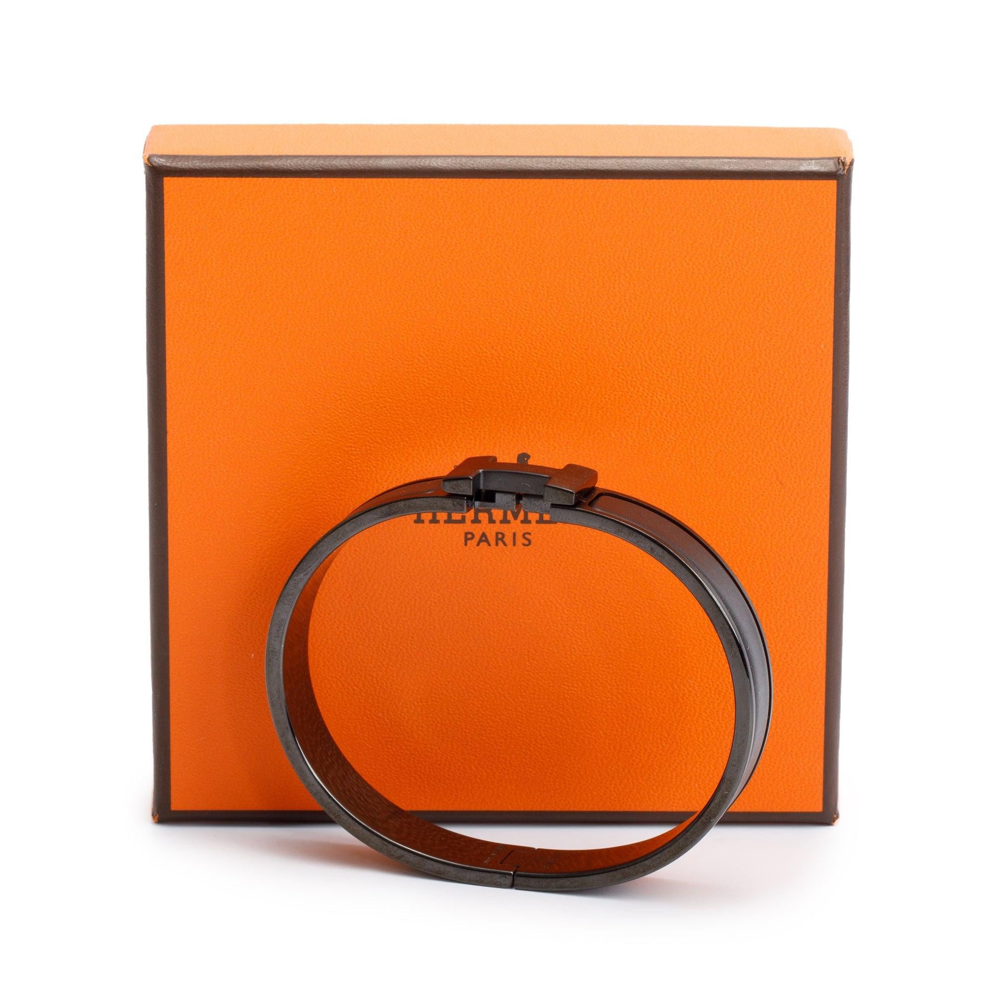 Hermes So Black Enamel 12 MM Clic HH Bracelet w/ Box – OLIVER'S