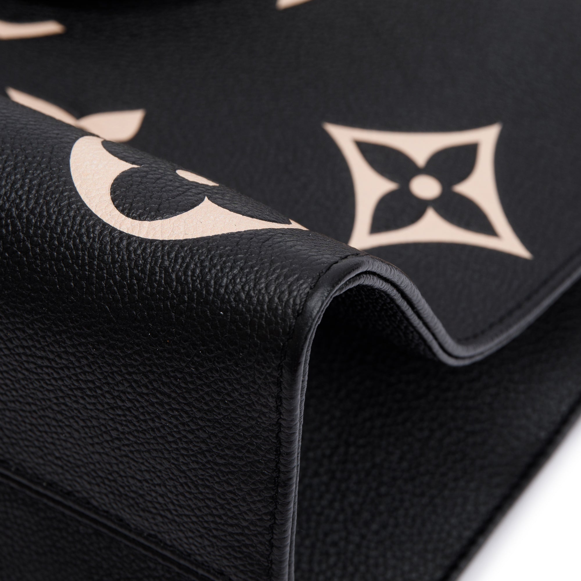 Louis Vuitton 2020 Bicolor Monogram Empreinte Leather OnTheGo MM