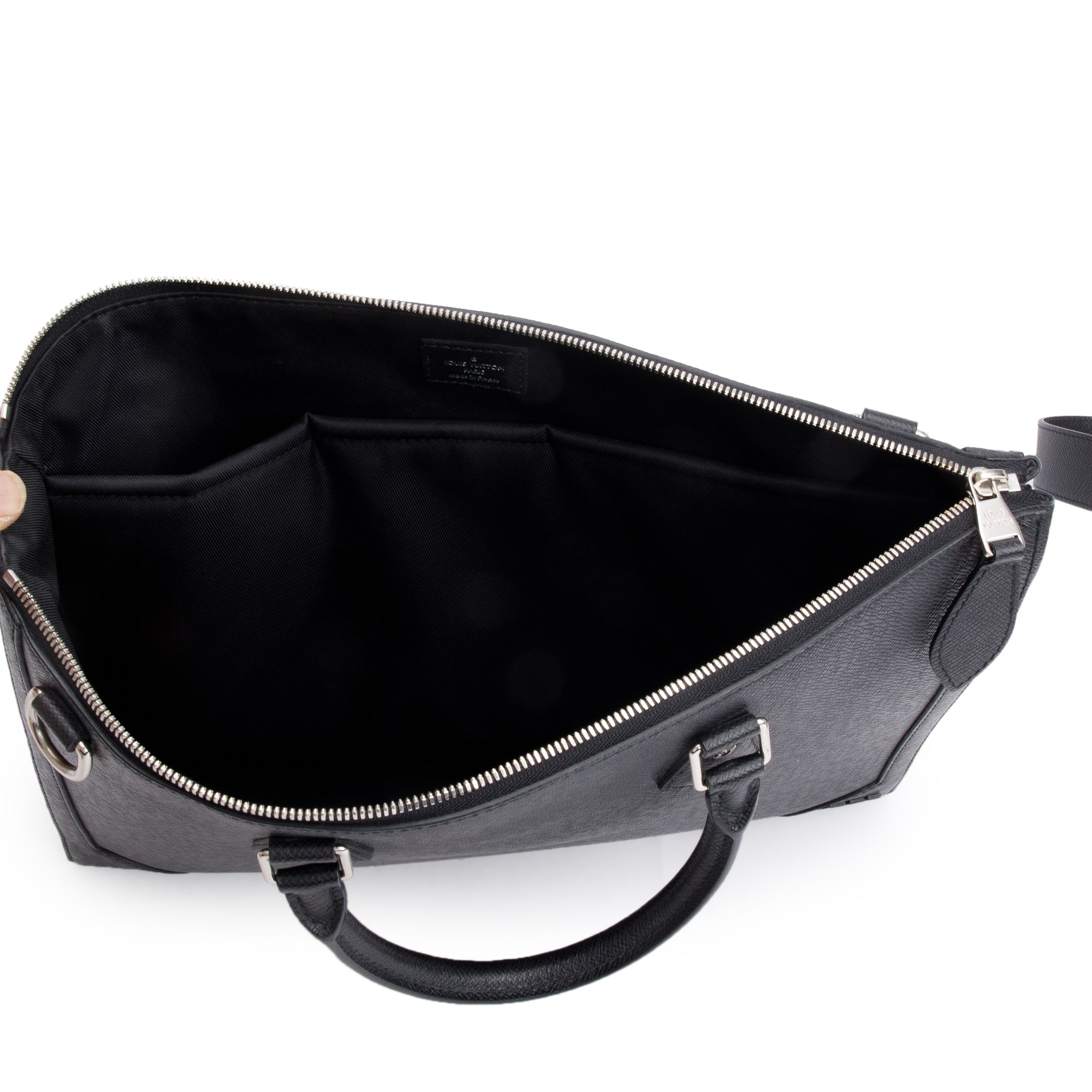 Louis Vuitton 2022 Black Taiga Leather Slim Briefcase NV w/ Strap