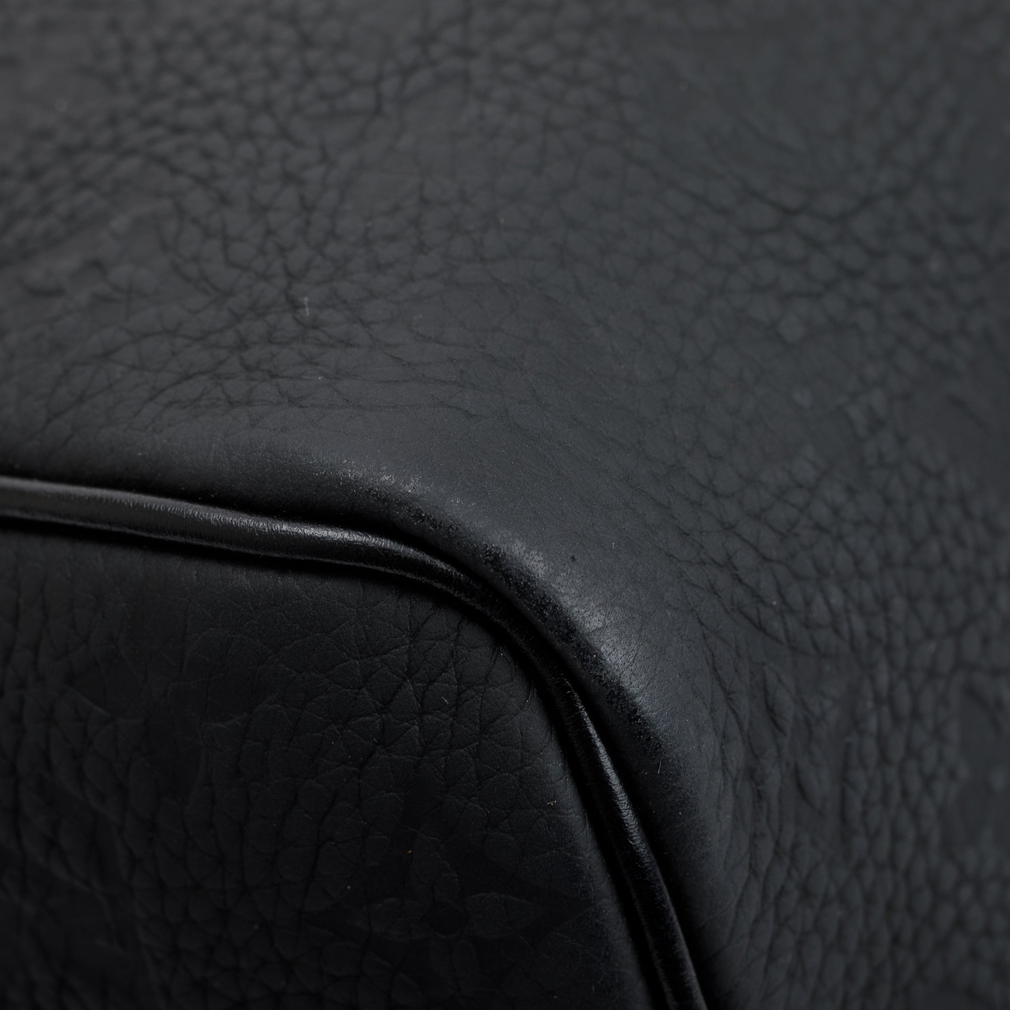 Louis Vuitton 2022 Black Taurillon Monogram Embossed Leather Keepall Bandouliere 50 w/ Strap