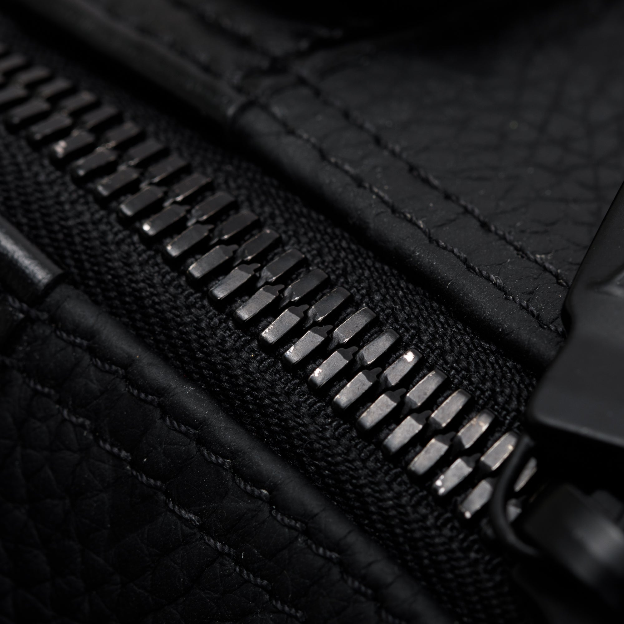 Louis Vuitton 2022 Black Taurillon Monogram Embossed Leather Keepall Bandouliere 50 w/ Strap