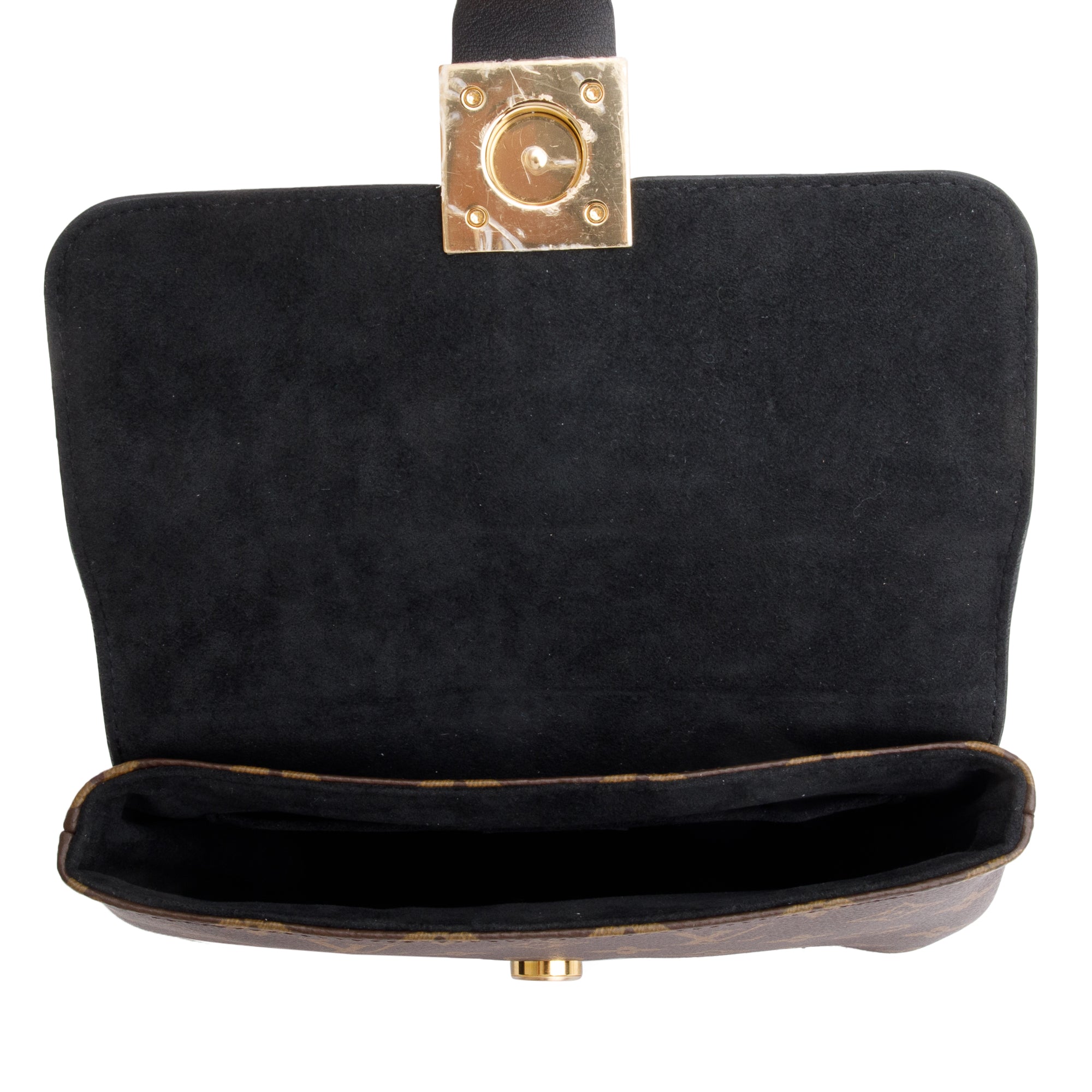 Louis Vuitton 2022 Monogram Locky BB w/ Strap