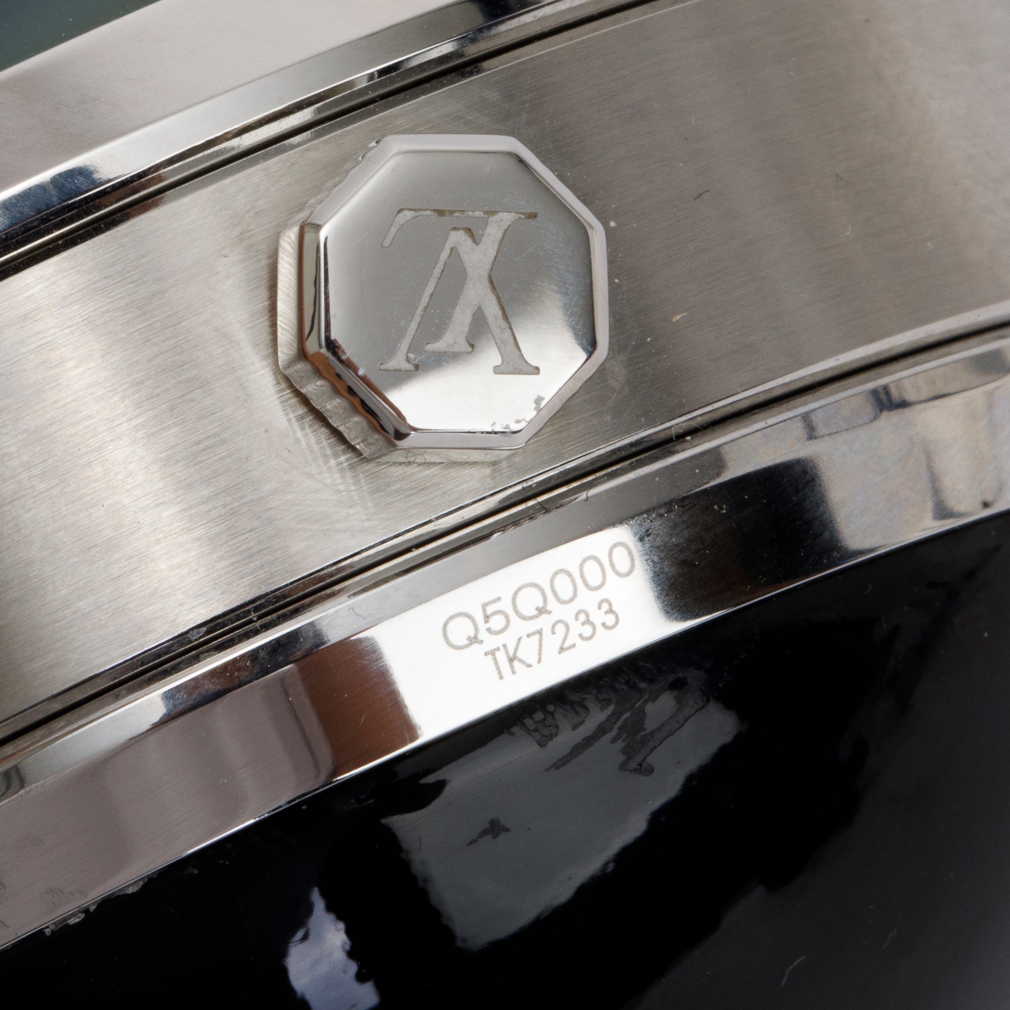 Louis Vuitton 2023 Silver Tone Metal Black Lacquer Escale Timezone Table Clock w/ Box