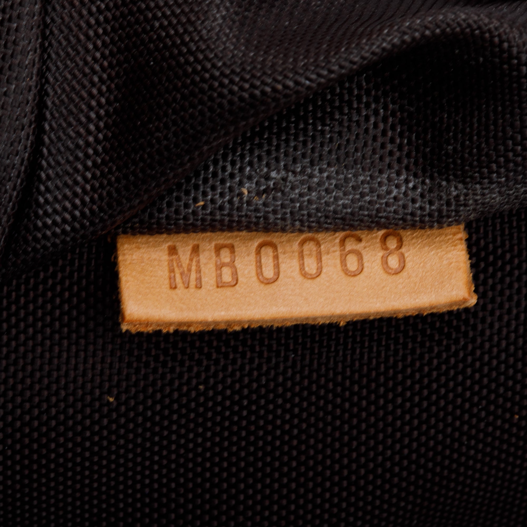 Louis Vuitton Amarante Monogram Vernis Pegase 50