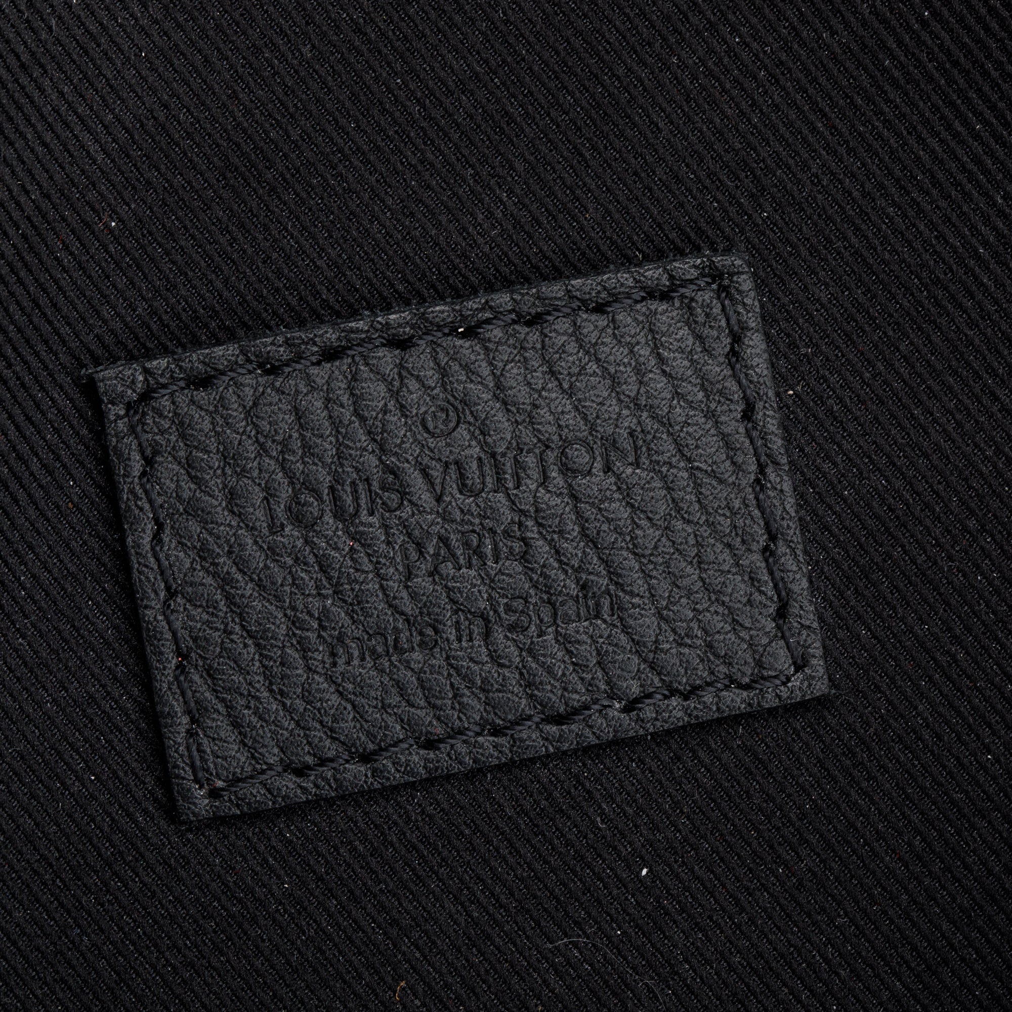 Louis Vuitton Black Monogram Shadow Calfskin Leather Discovery Bumbag w/ Box