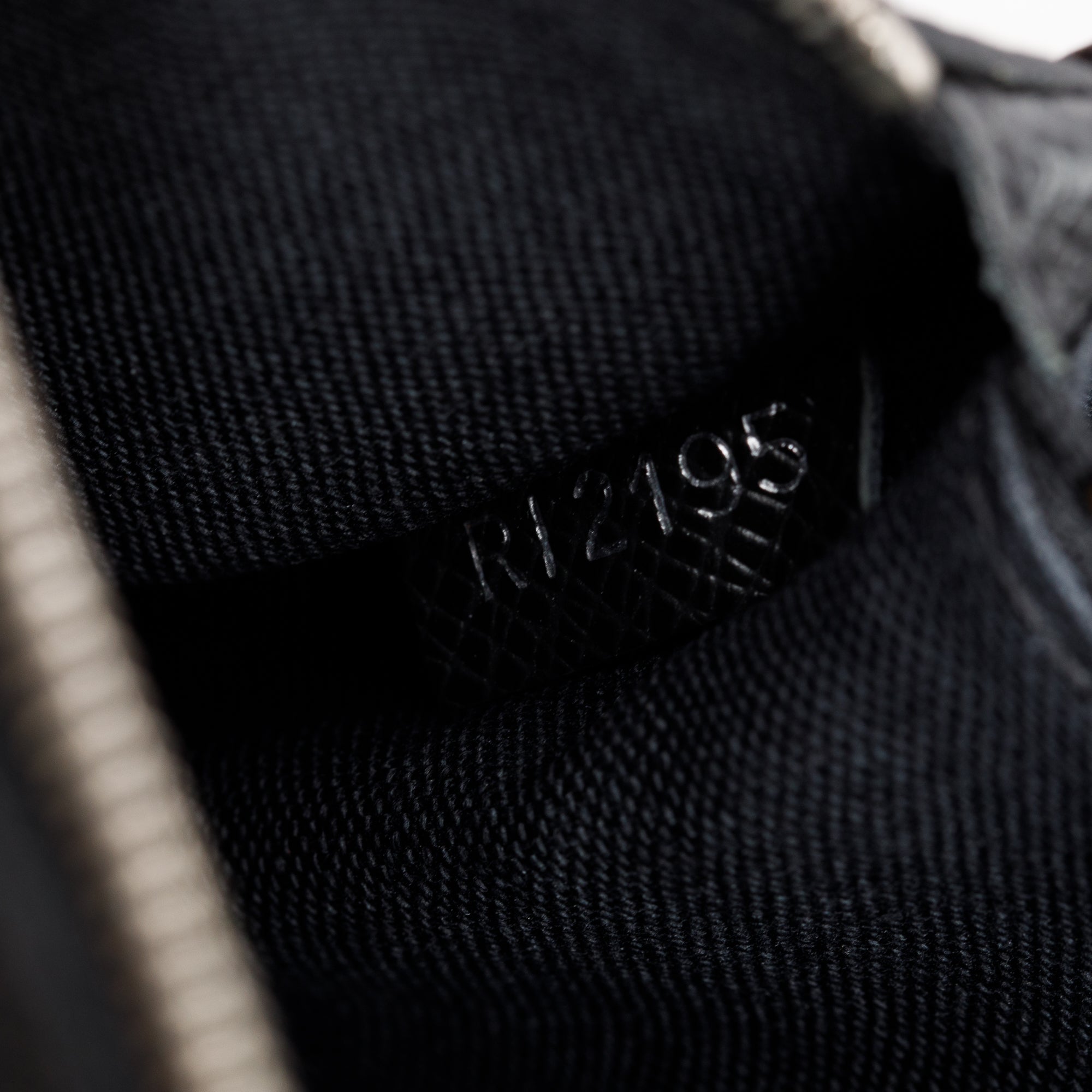 Louis Vuitton Black Taiga Leather Neo Belaia Clutch