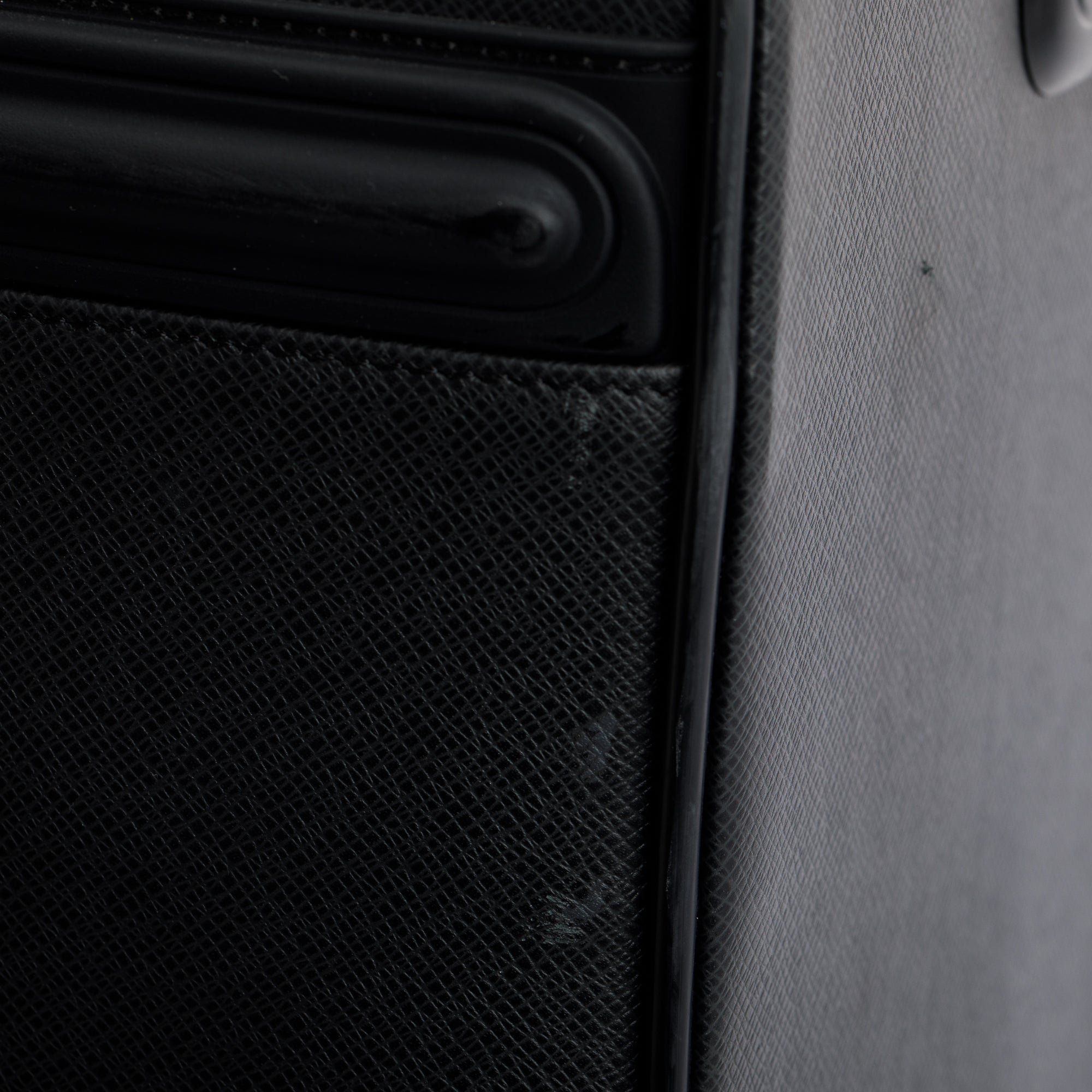 Louis Vuitton Black Taiga Leather Pegase 50