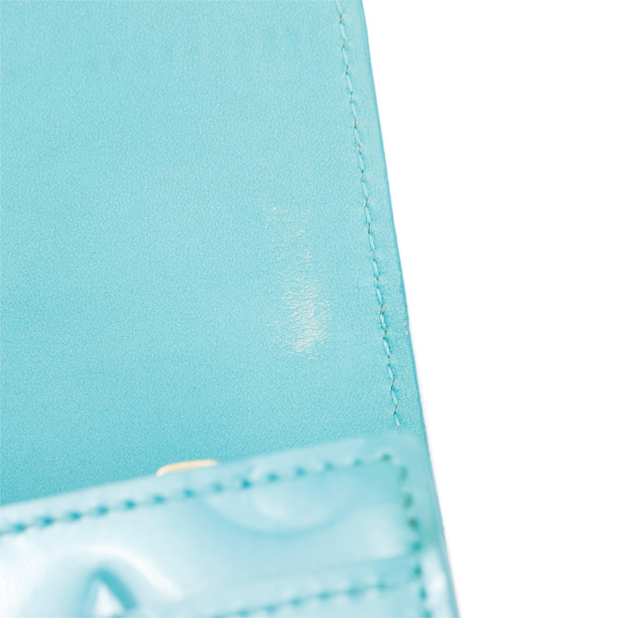 Louis Vuitton Blue Monogram Vernis Leather International Wallet