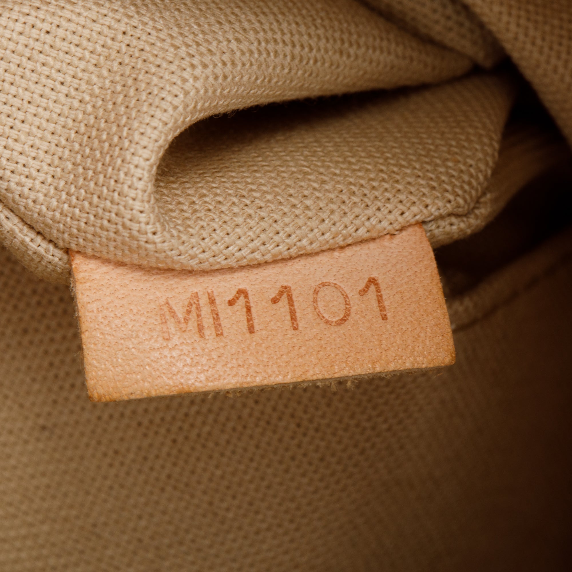 Louis Vuitton Damier Azur Siracusa PM