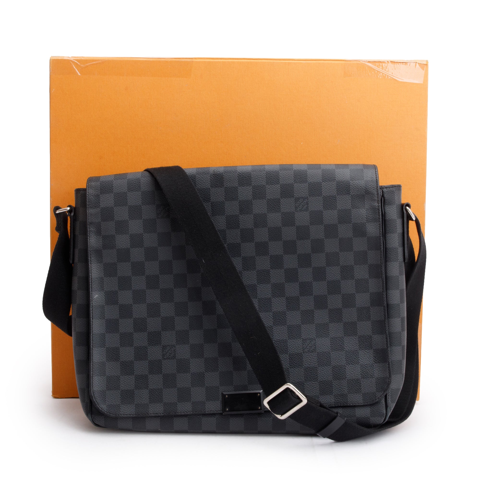 Louis Vuitton Damier Graphite District MM