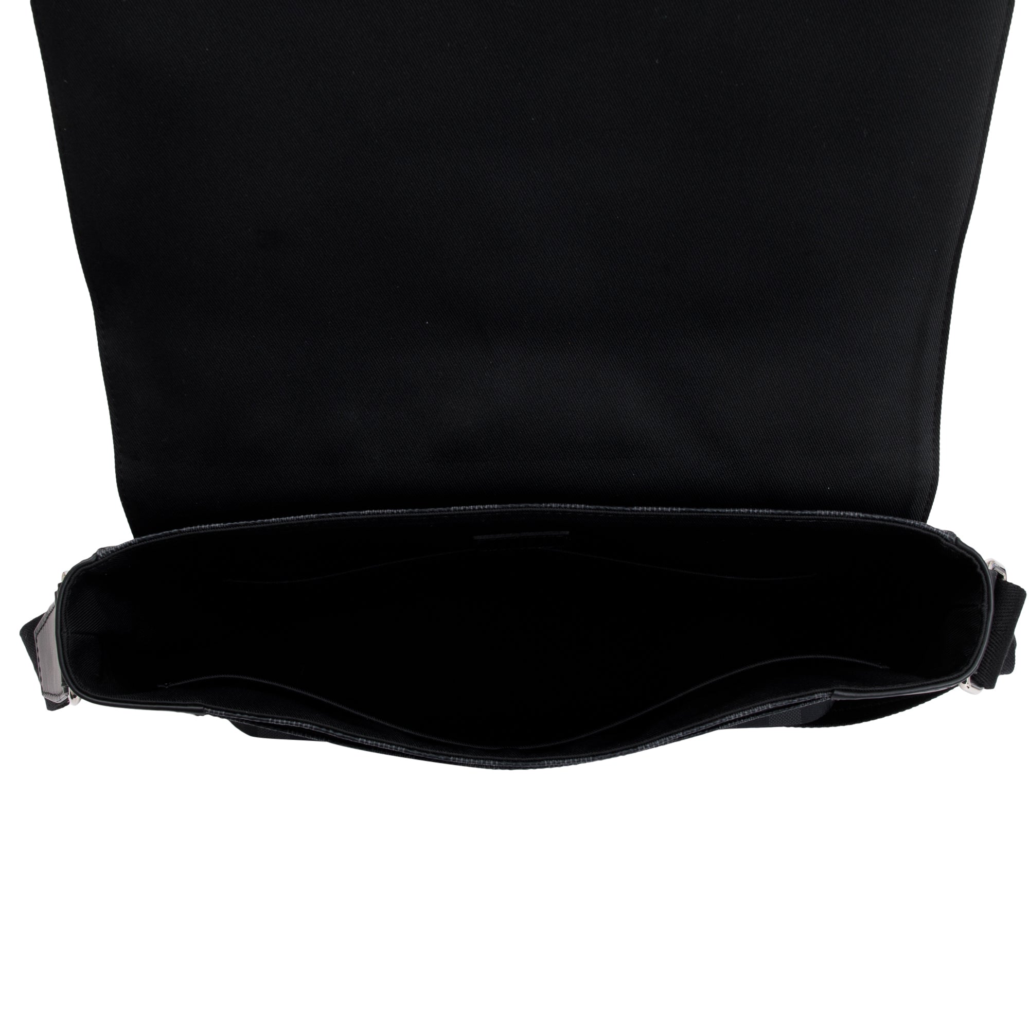 Louis Vuitton Damier Graphite District MM