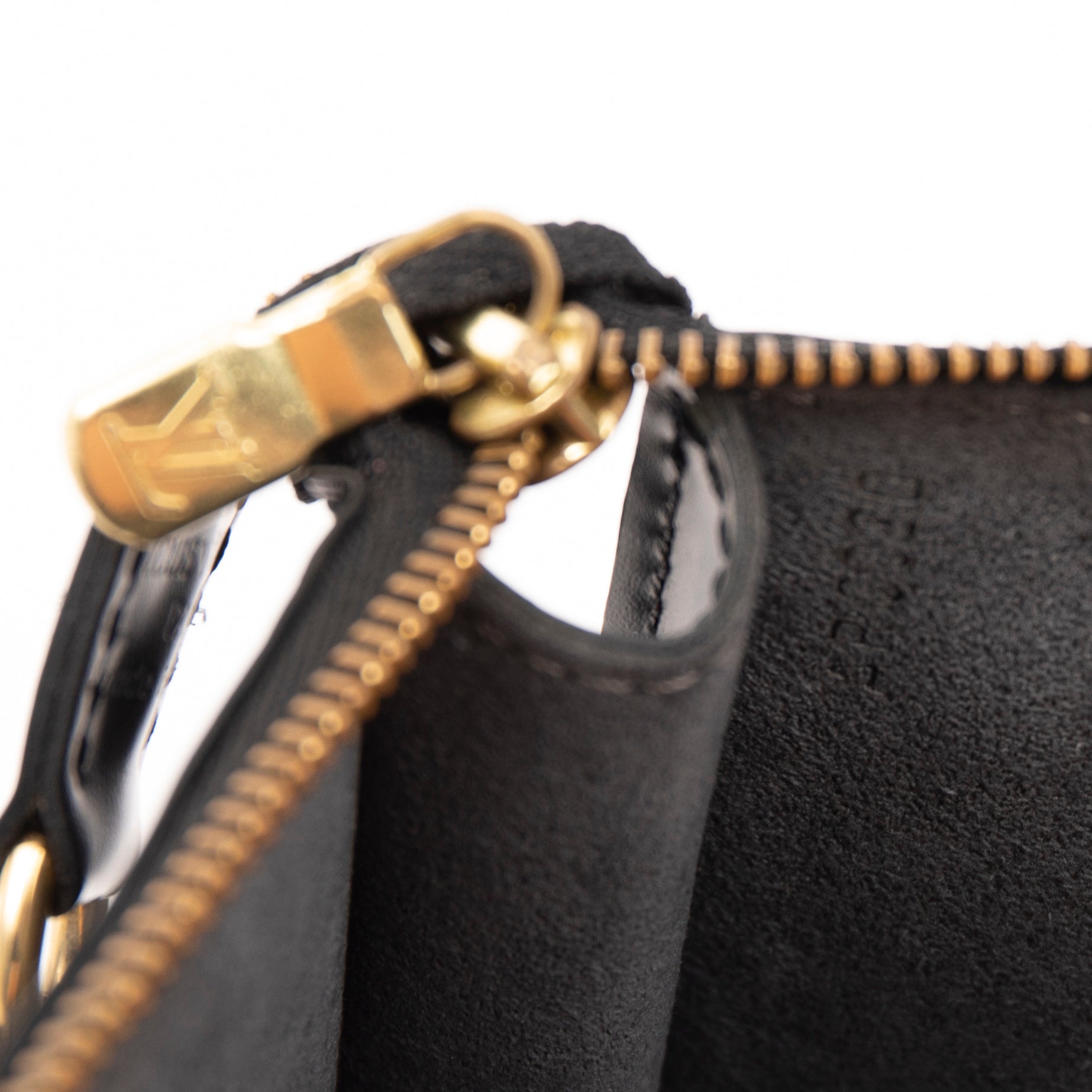 Louis Vuitton Epi Pochette Accessoires 24