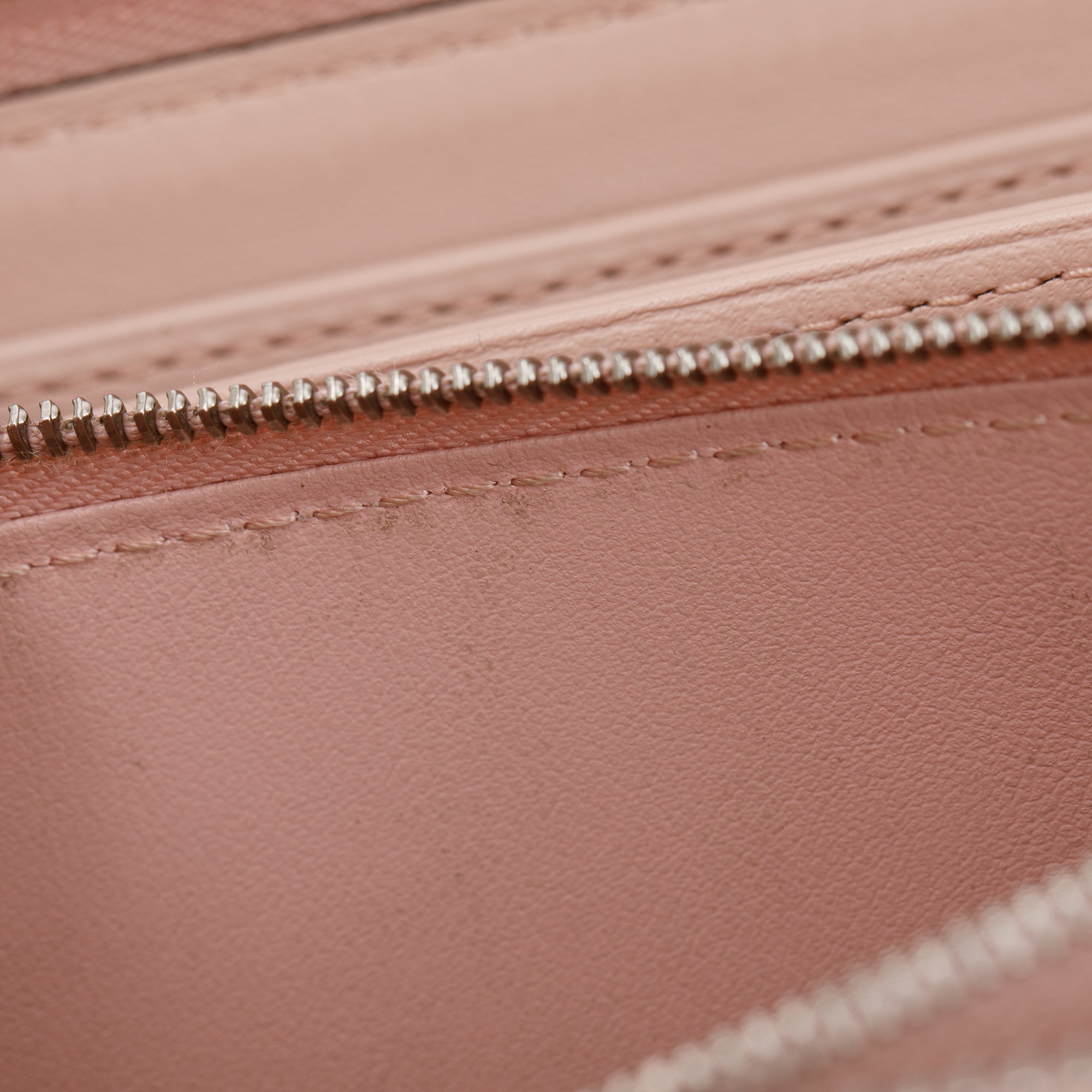 Louis Vuitton Galet Monogram Mahina Zippy Wallet