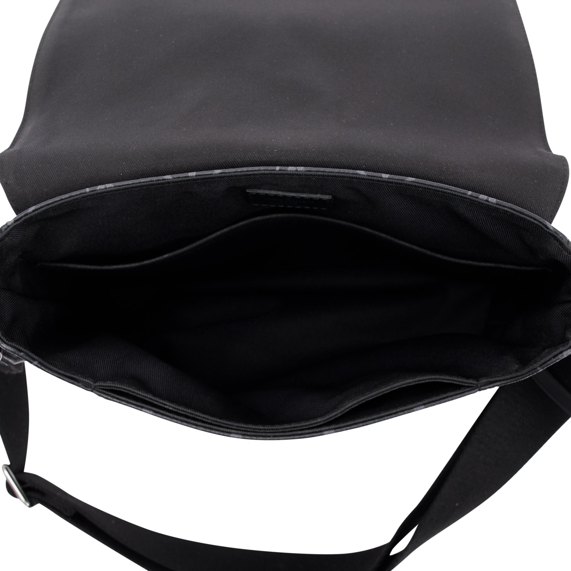 Louis Vuitton Monogram Eclipse District PM