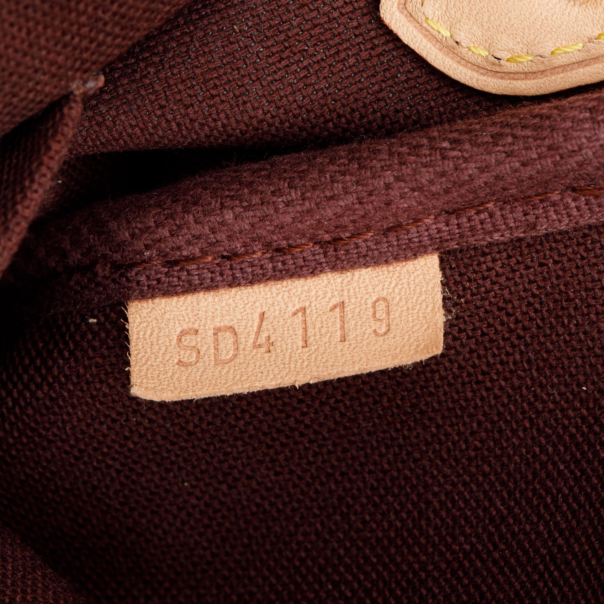 Louis Vuitton Monogram Favorite MM w/ Strap & Box