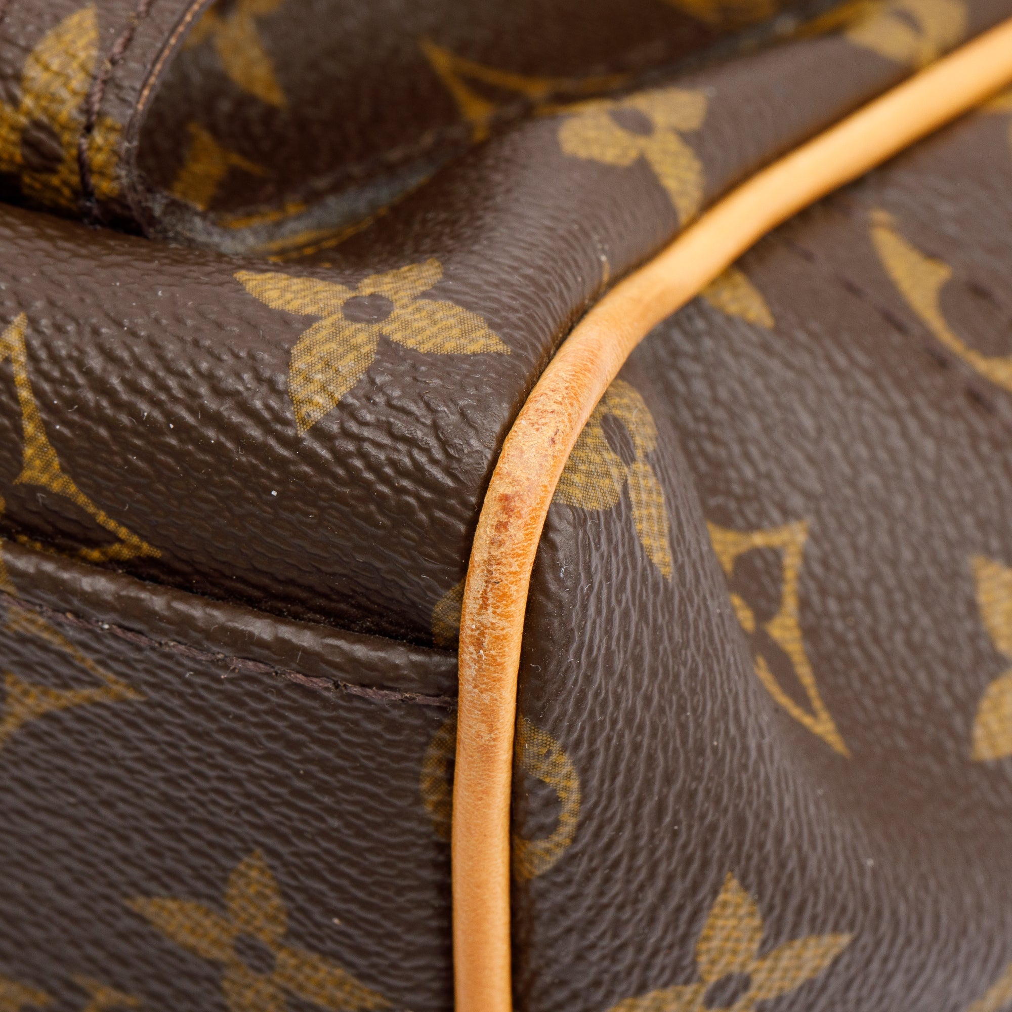 Louis Vuitton Monogram Manhattan GM