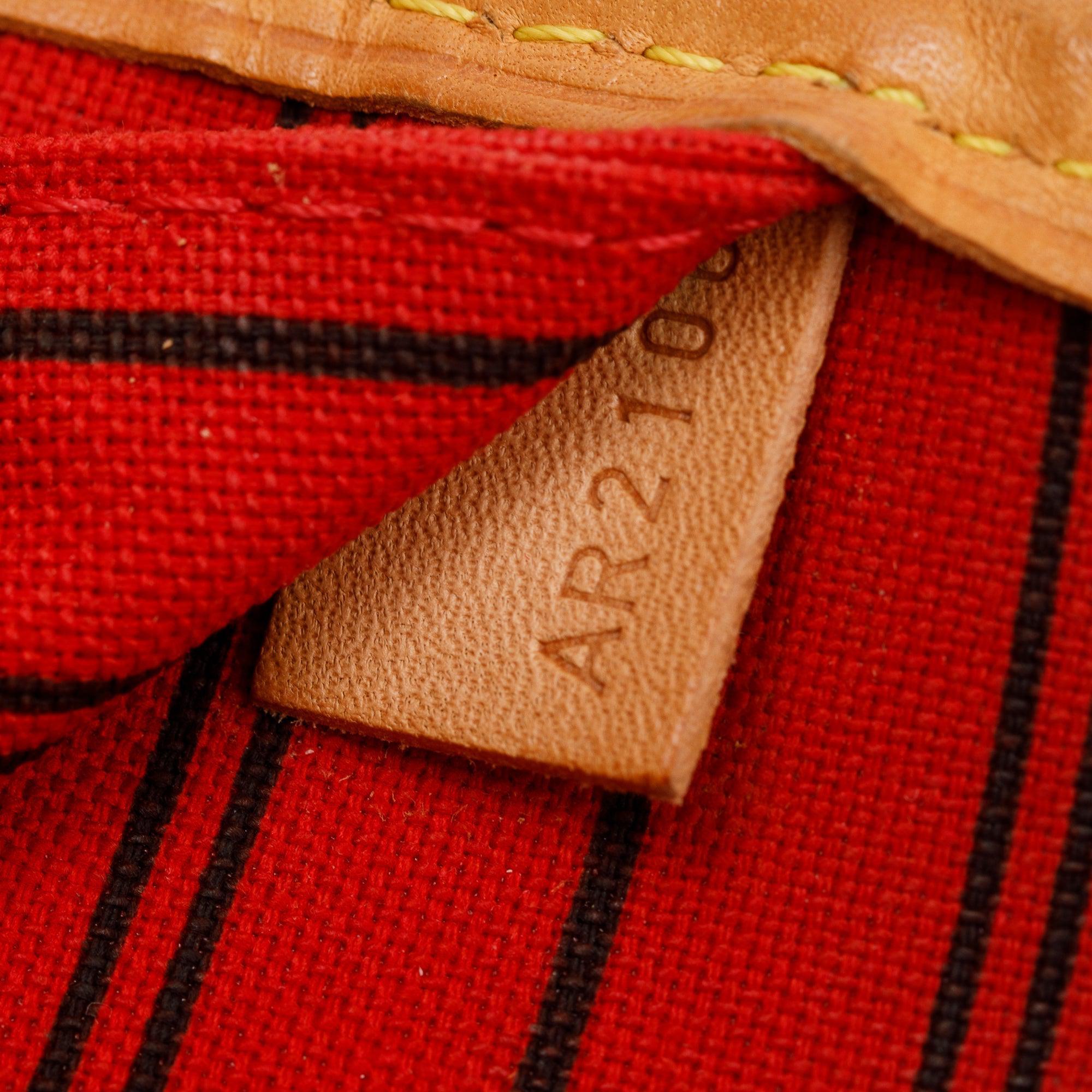 Louis Vuitton Monogram Neverfull MM w/ Pouch