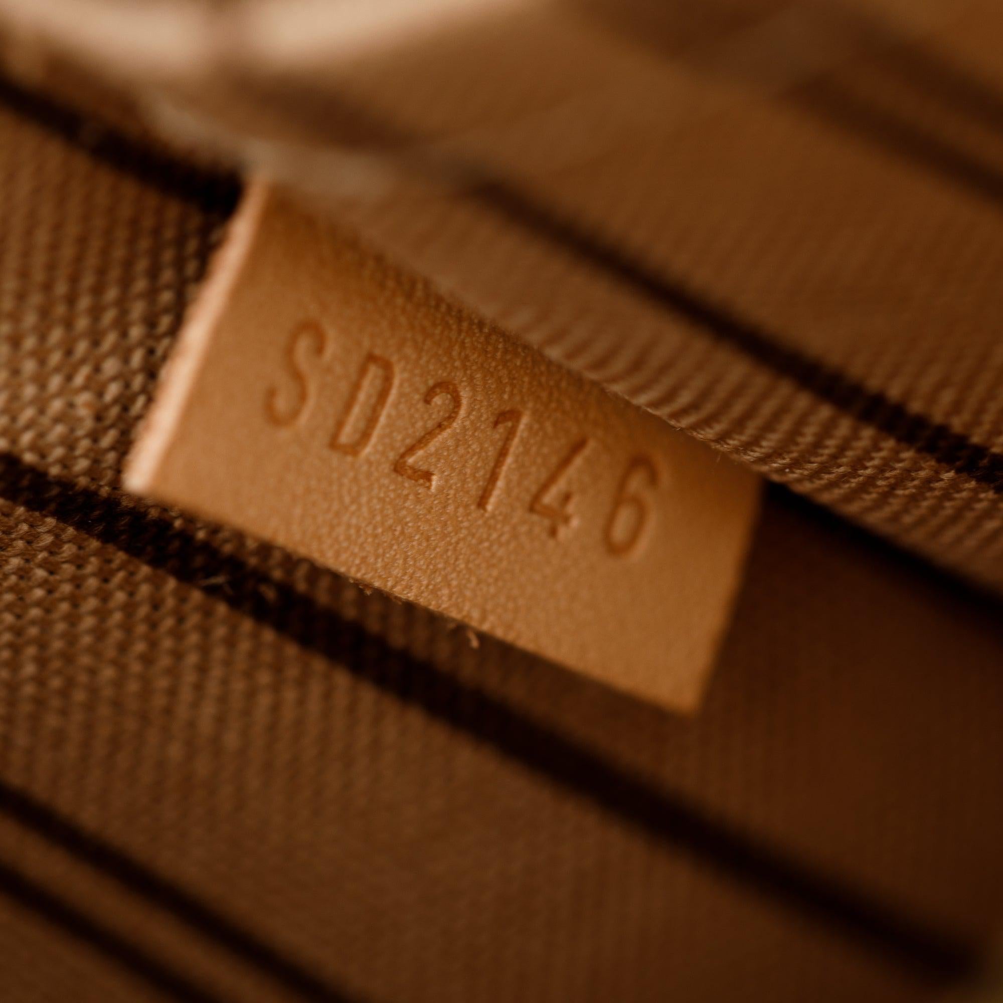 Louis Vuitton Monogram Neverfull MM w/ Pouch