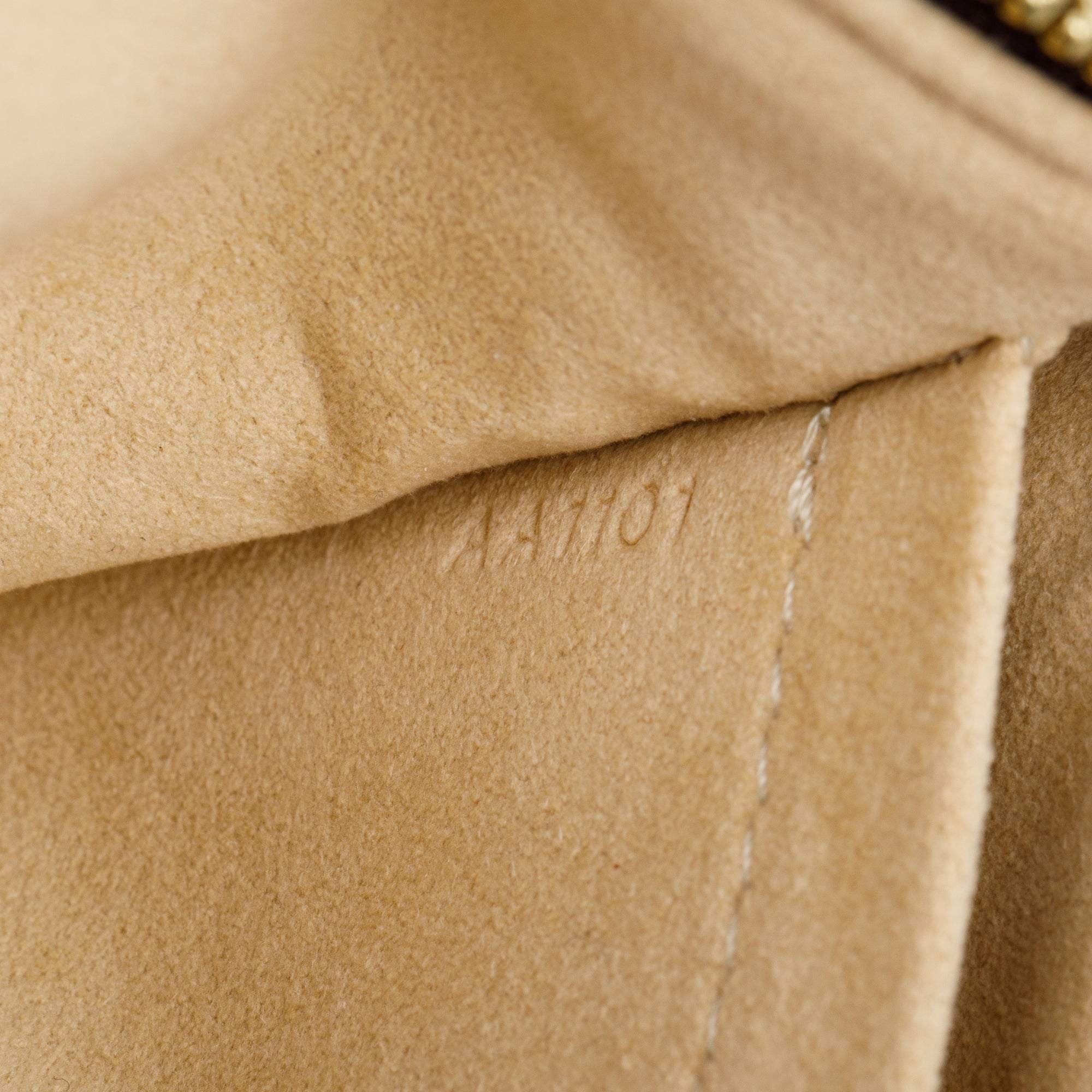 Louis Vuitton Monogram Pochette Milla MM w/ Strap