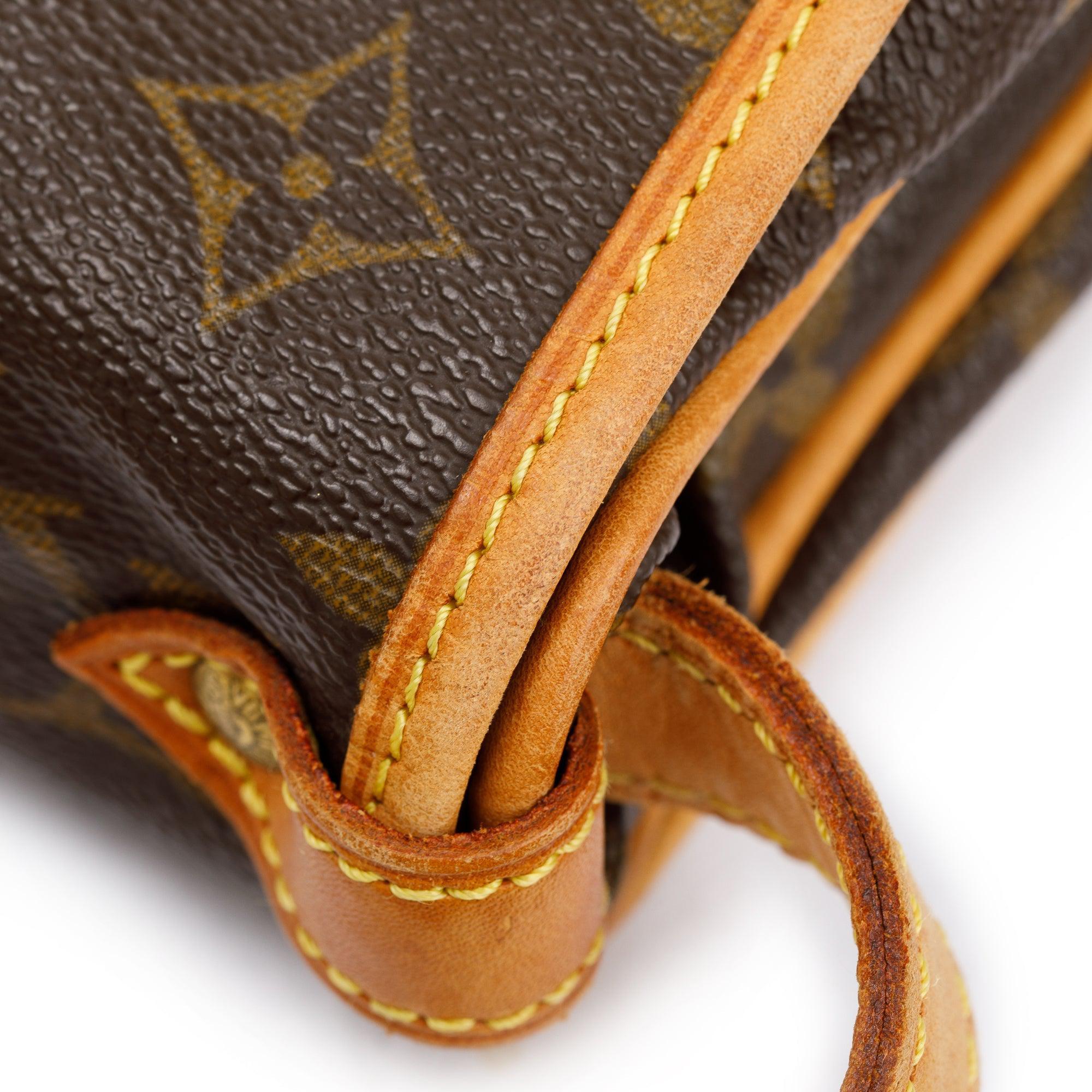 Louis Vuitton Monogram Saumur 25 Crossbody Bag