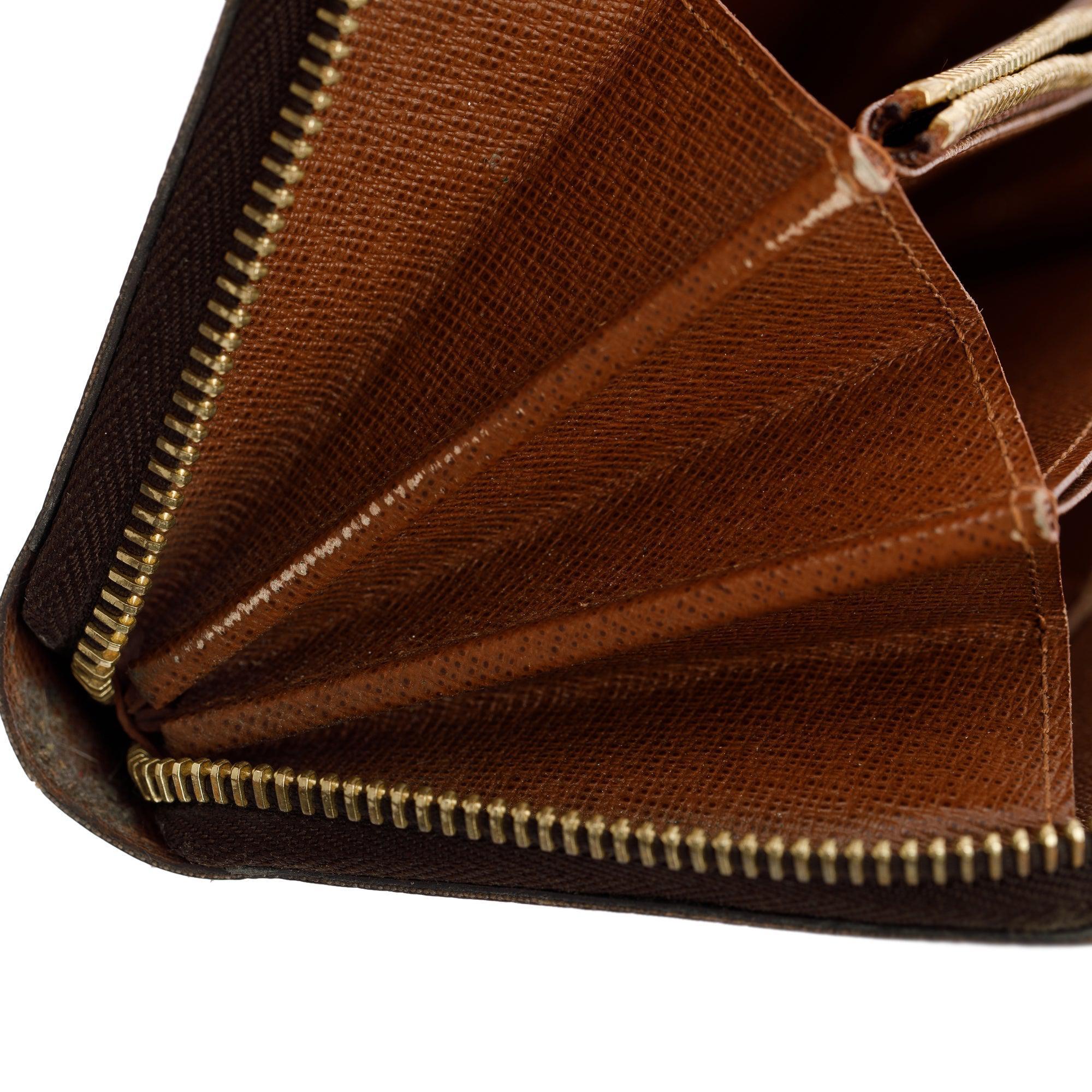 Louis Vuitton Monogram Zippy Wallet