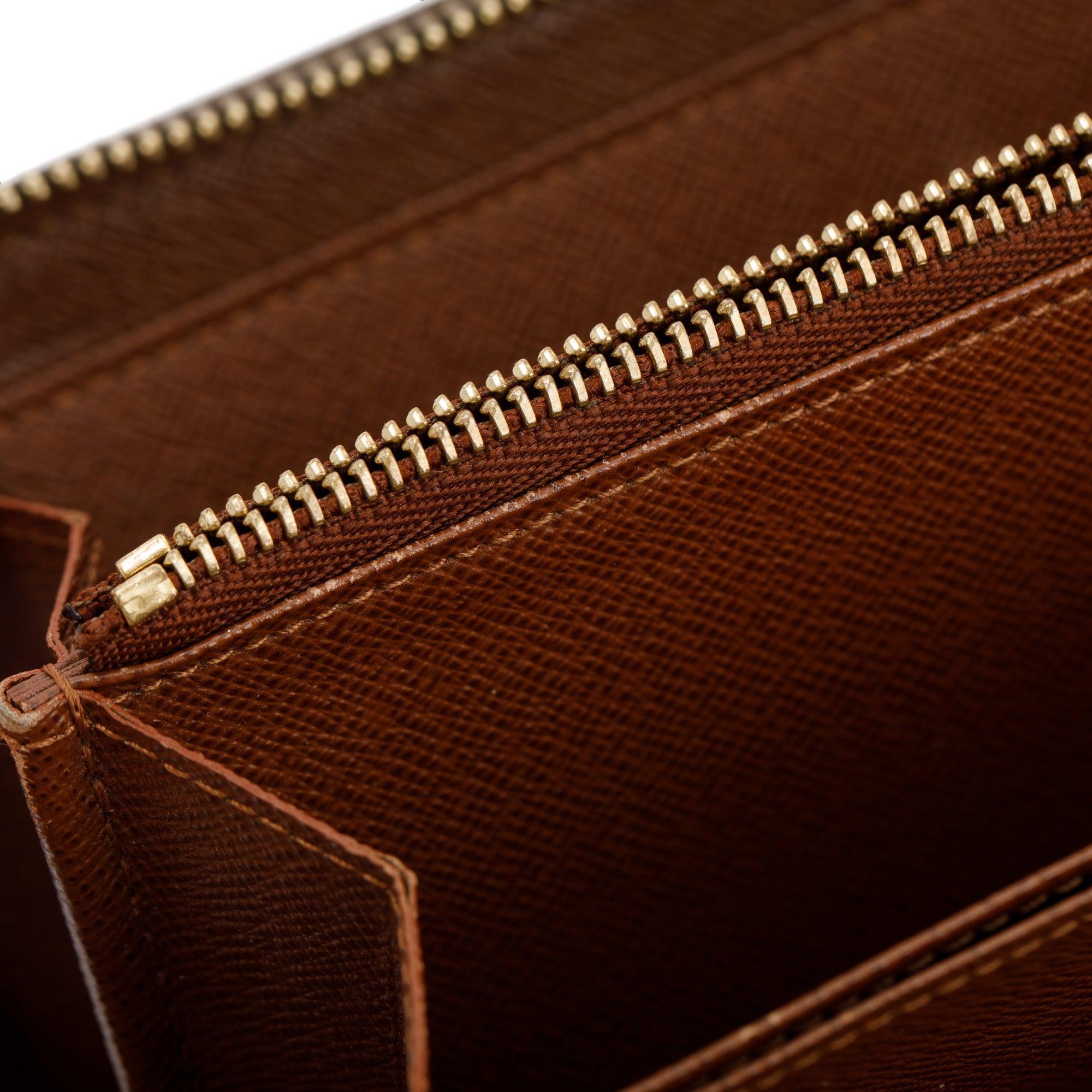 Louis Vuitton Monogram Zippy Wallet