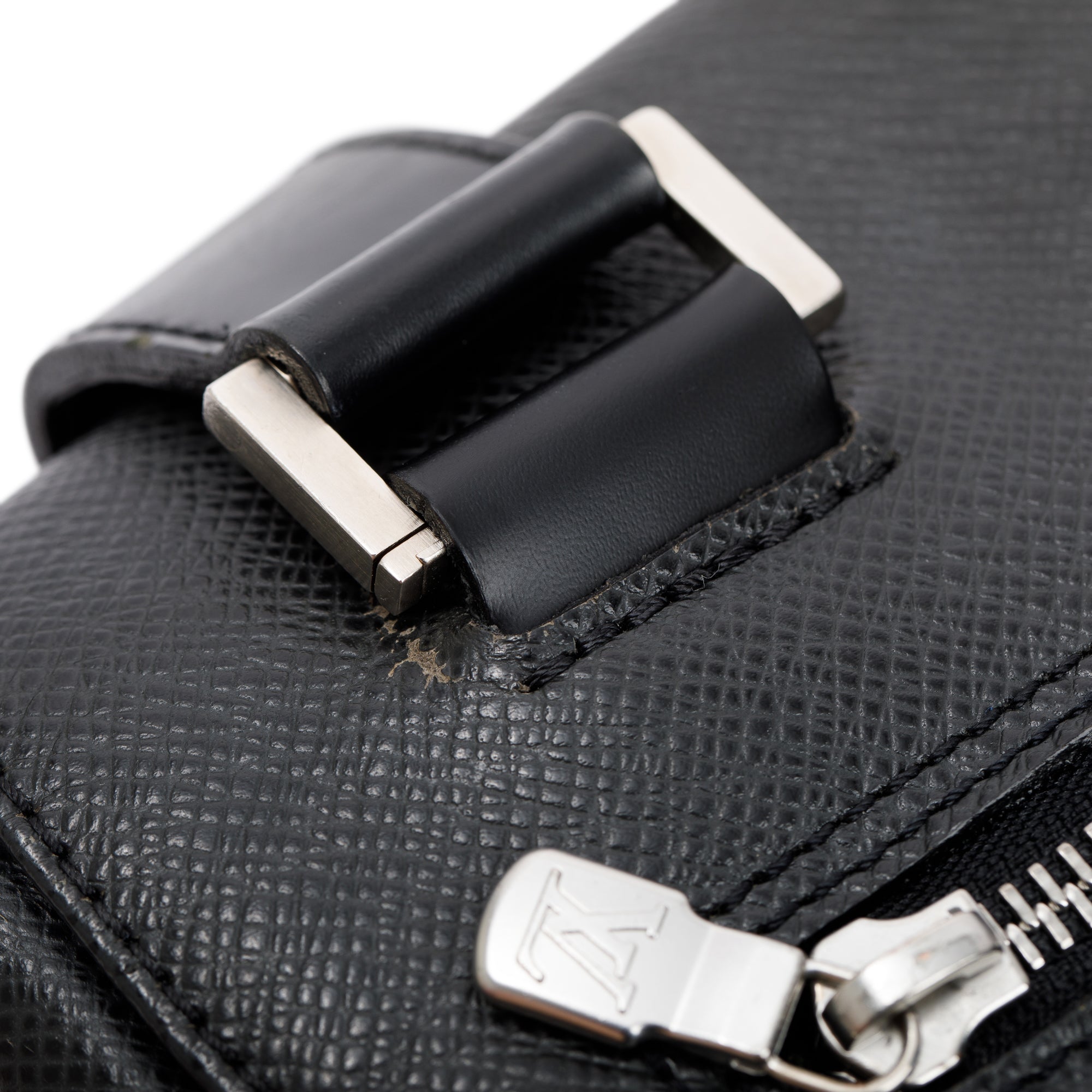 Louis Vuitton Taiga Leather Saratov GM Messenger Bag