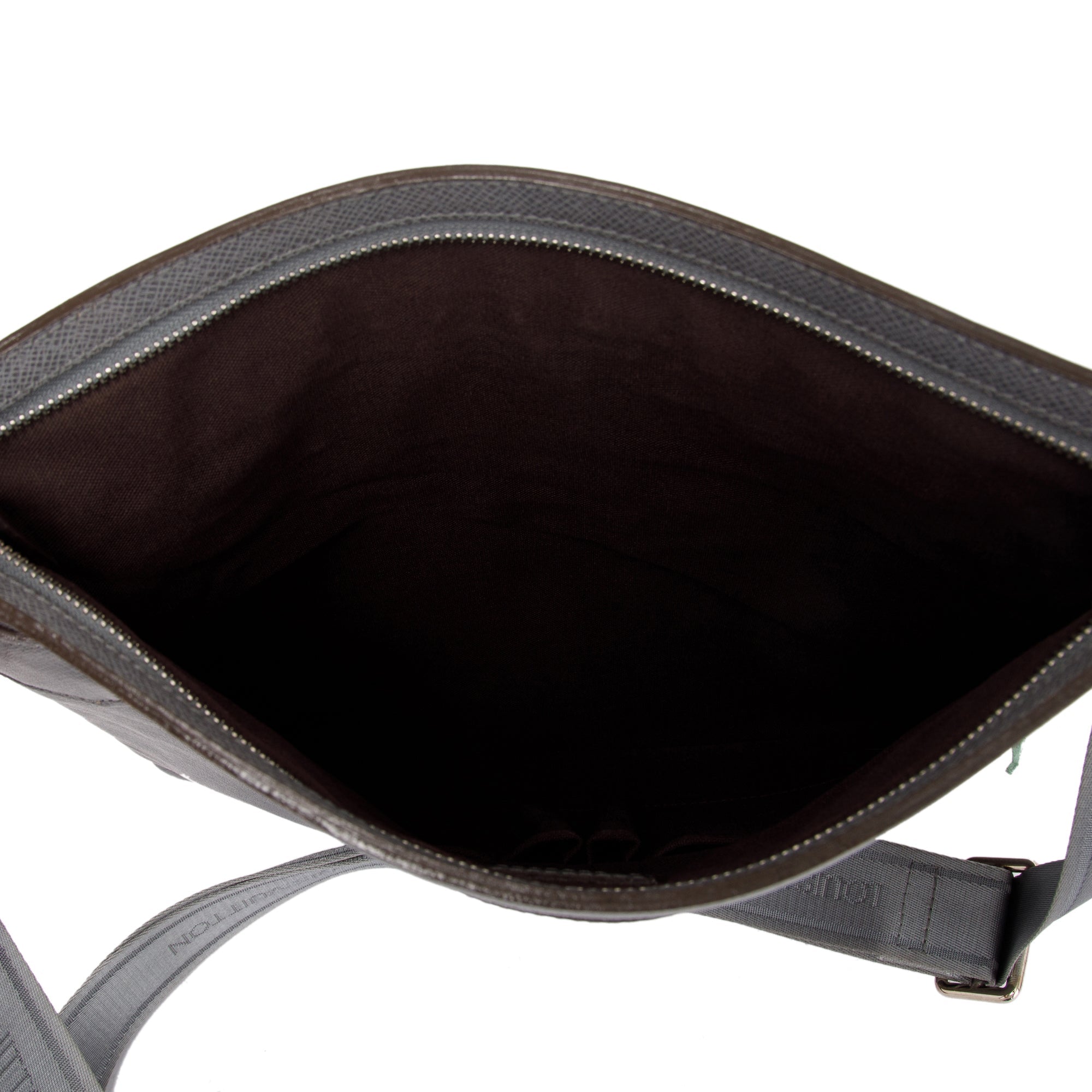 Louis Vuitton Taiga Leather Sasha Messenger Bag