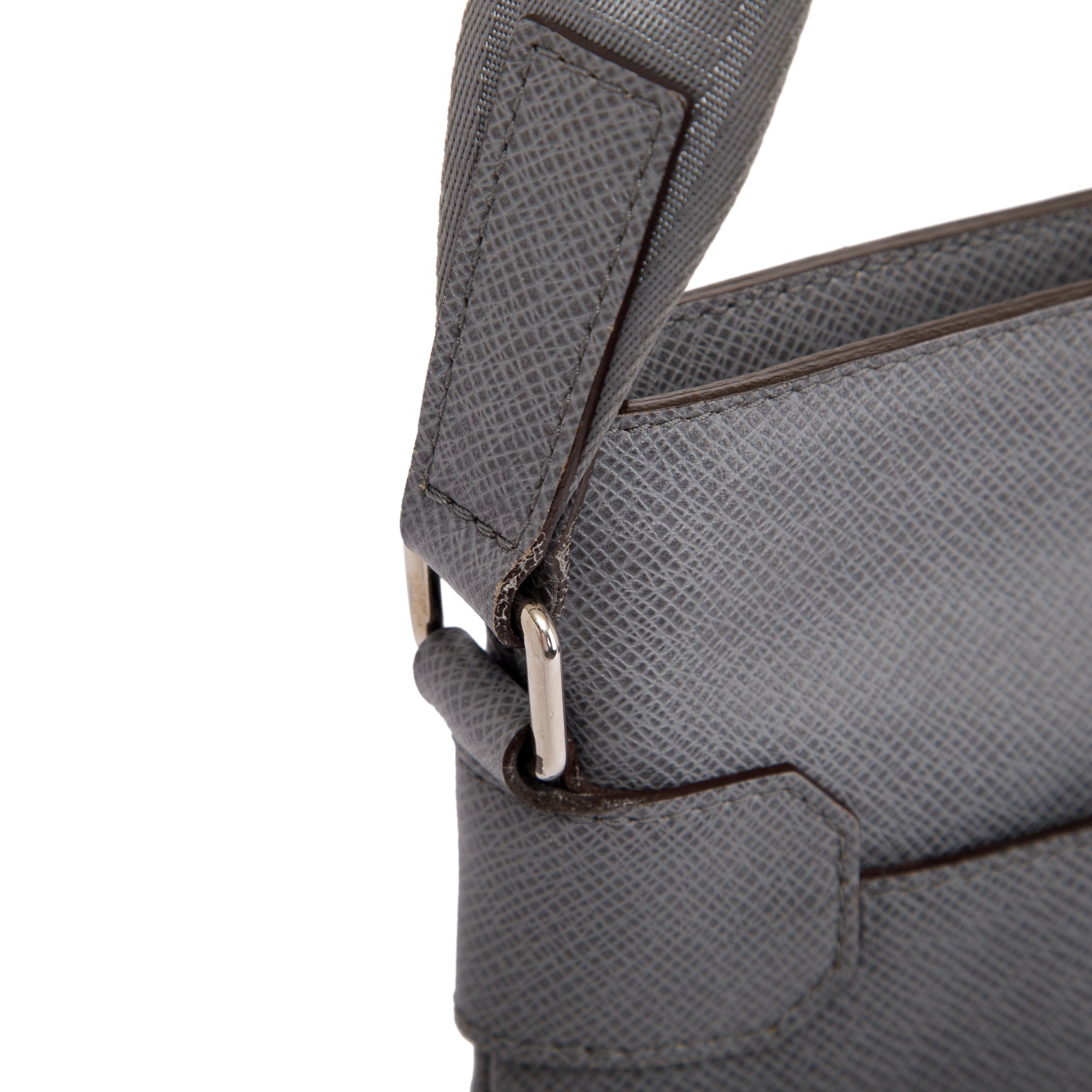 Louis Vuitton Taiga Leather Sasha Messenger Bag