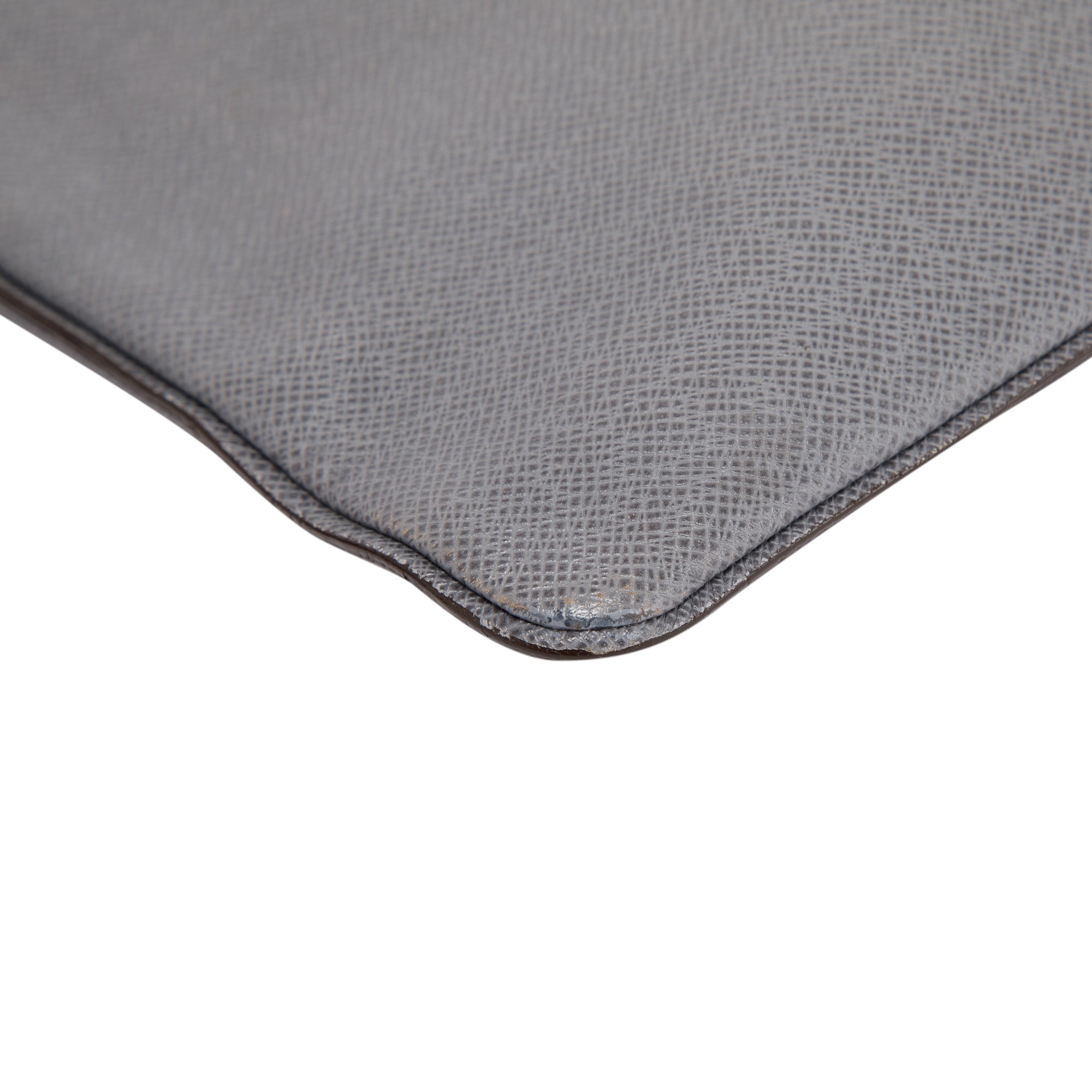 Louis Vuitton Taiga Leather Sasha Messenger Bag