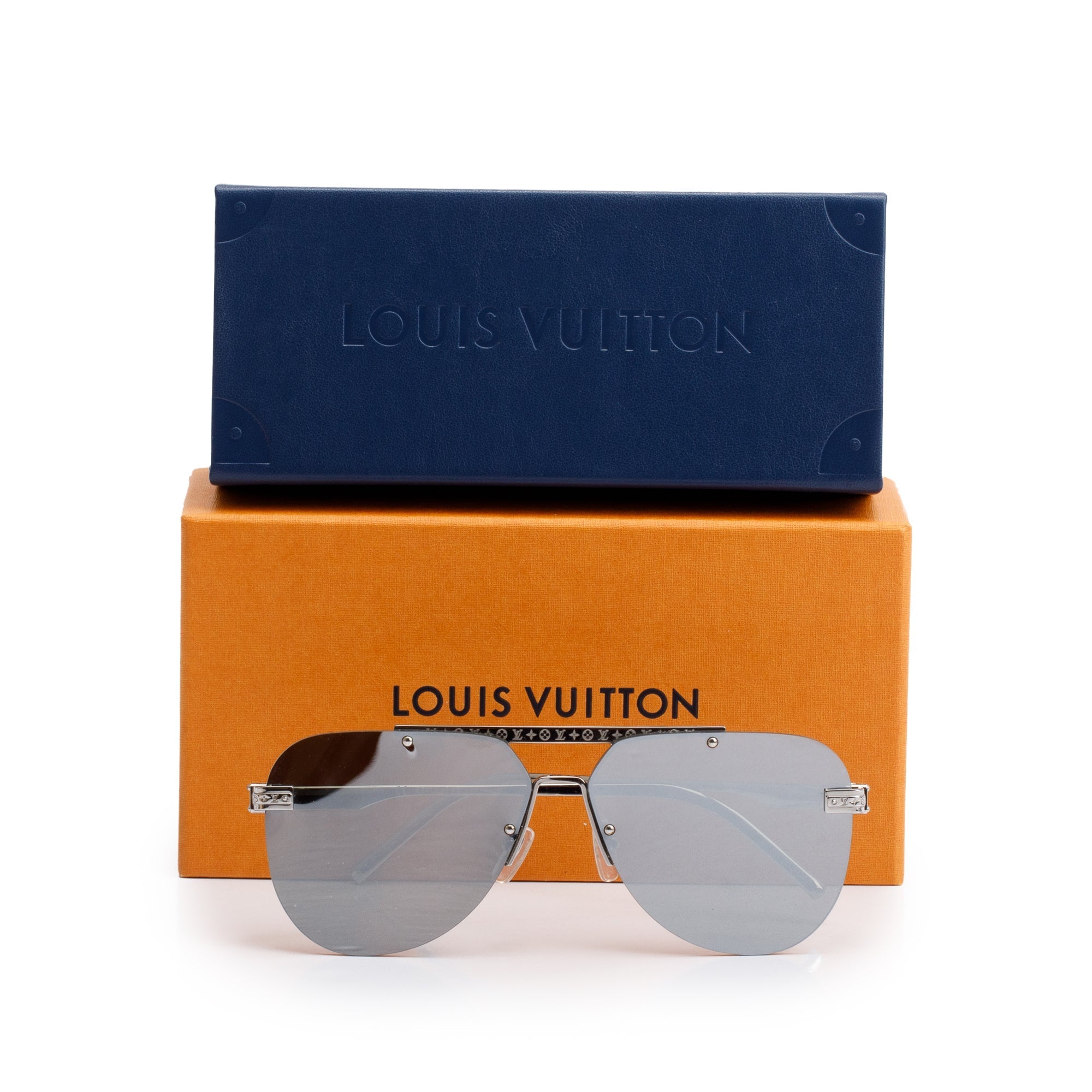 Louis Vuitton Z1262E Silver Tone Metal LV Ash Mirrored Pilot Sunglasses w/ Box & Case