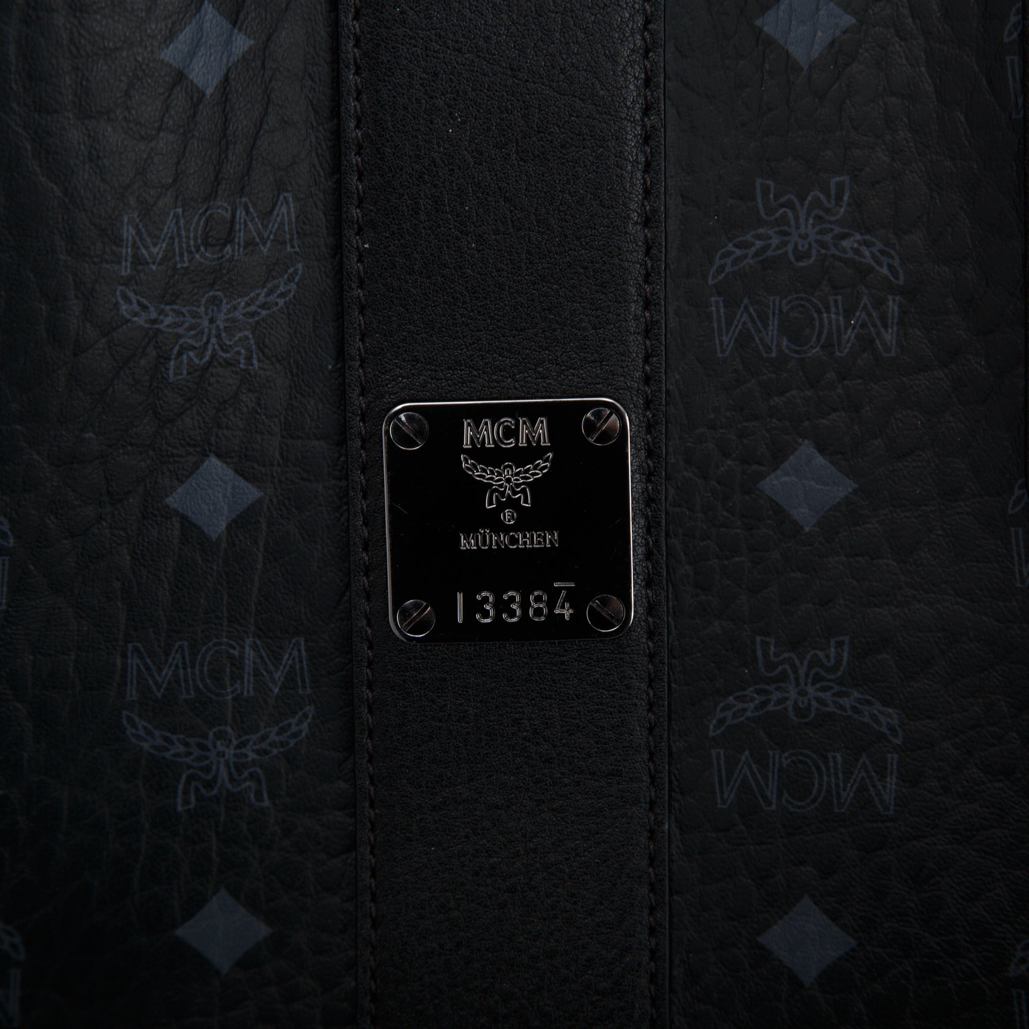 MCM Large Reversible Liz Shopper Tote w/ Pouch – OLIVER'S