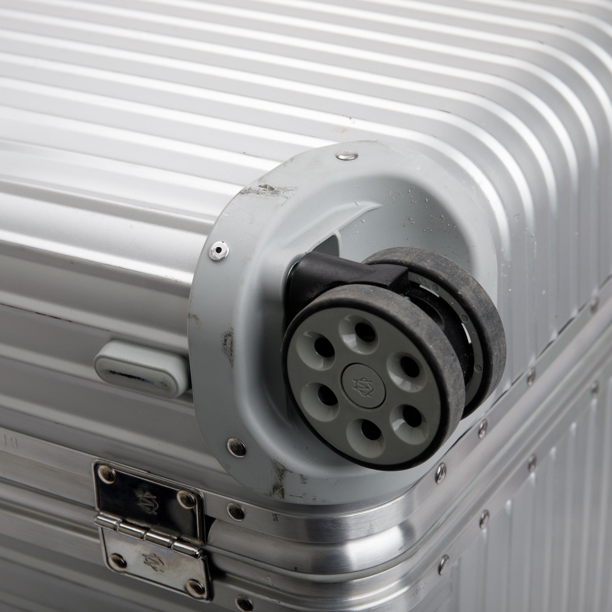 RIMOWA Grey Original Aluminum Suitcase Multi-Wheel Check-In M Luggage