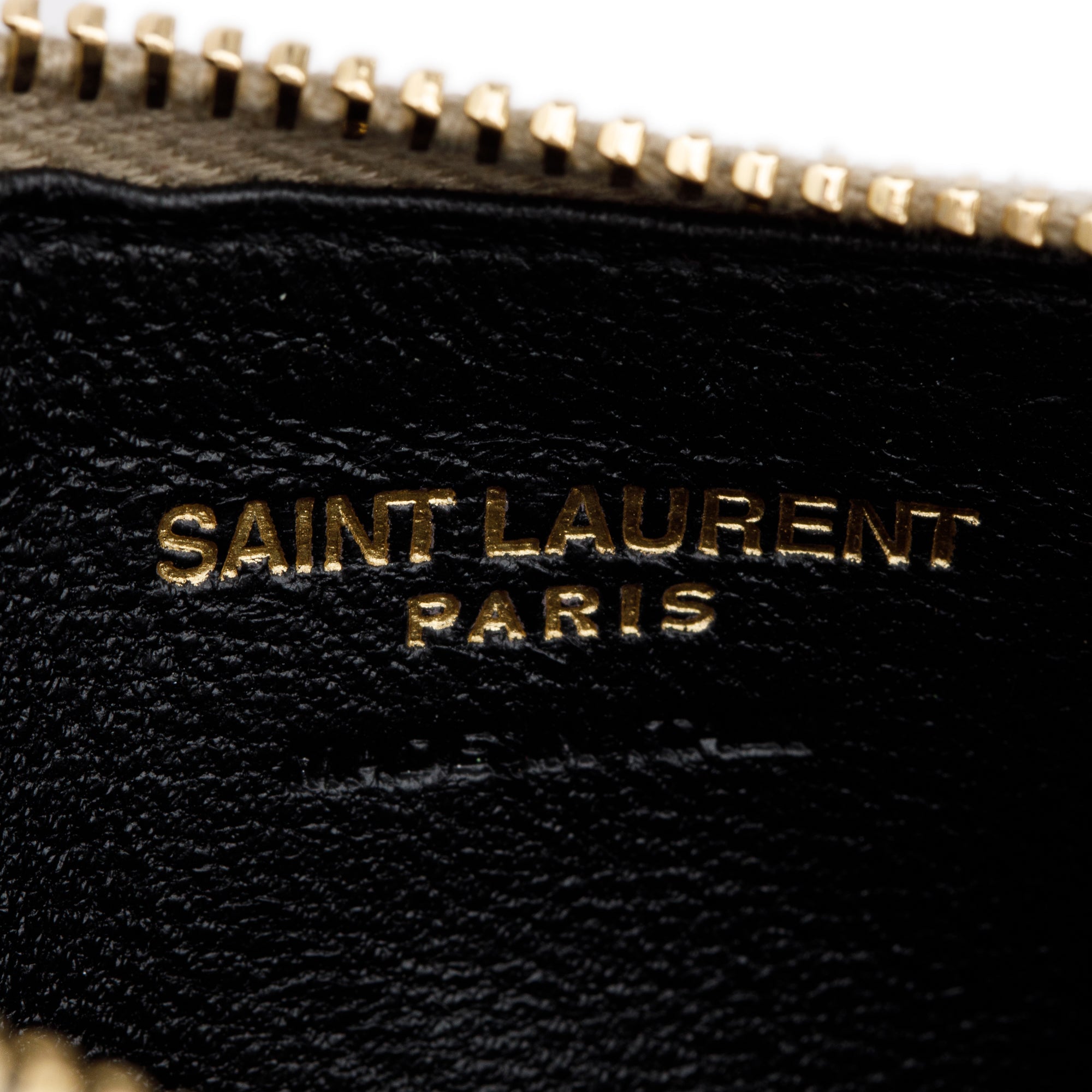 Saint Laurent 2020 Beige Grain De Poudre Embossed Leather Cassandre Matelasse Fragments Zipped Card Case