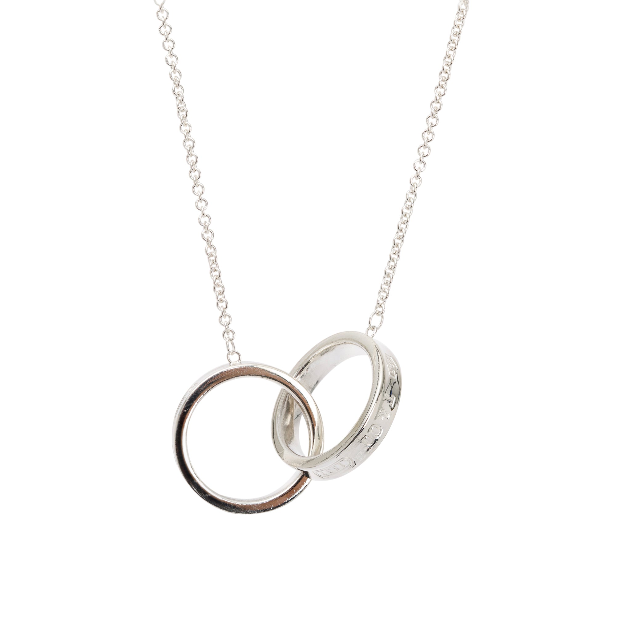 Tiffany Co Medium 1837 Interlocking Circles Pendant Necklace 2 590a32ca 9f22 429b b084 e159a67d5d1d